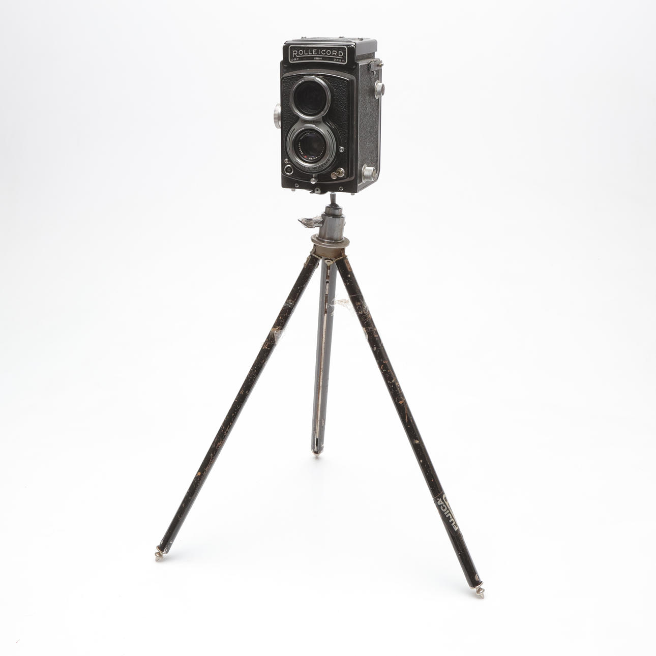 KAMERA Rolleicord and TRIPOD.