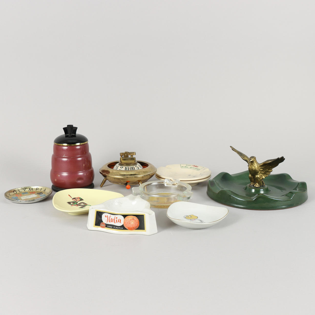 ASHTRAY, LIGHTER AND CIGARETTE BOX.