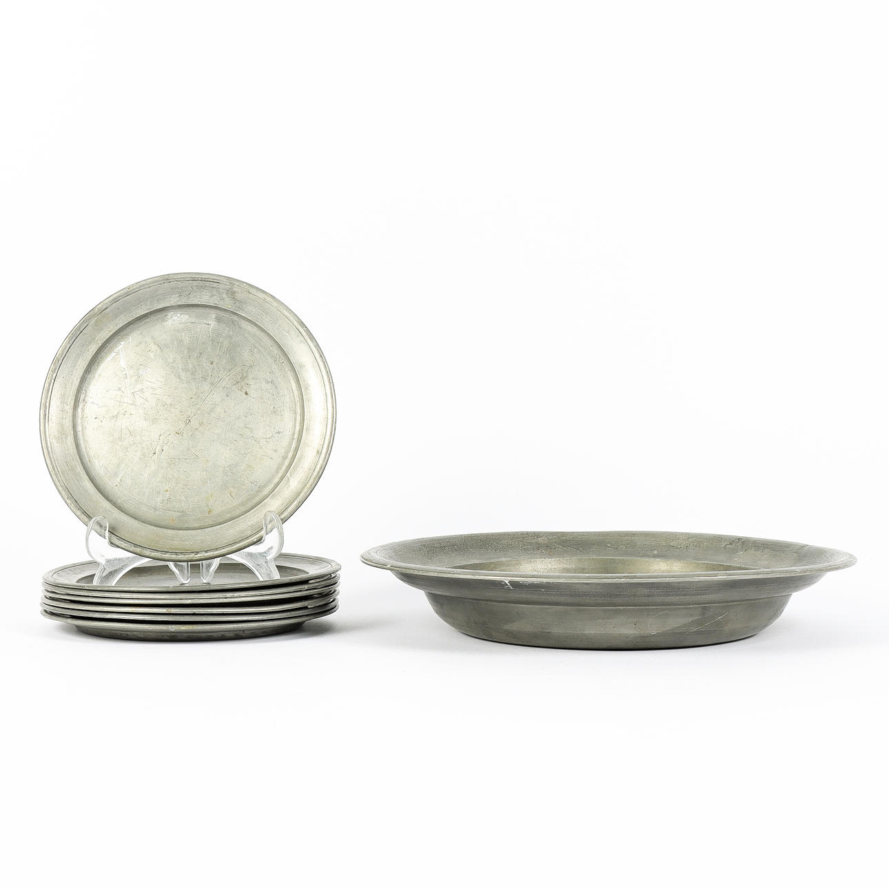 DISH AND SIDE PLATES pewter.