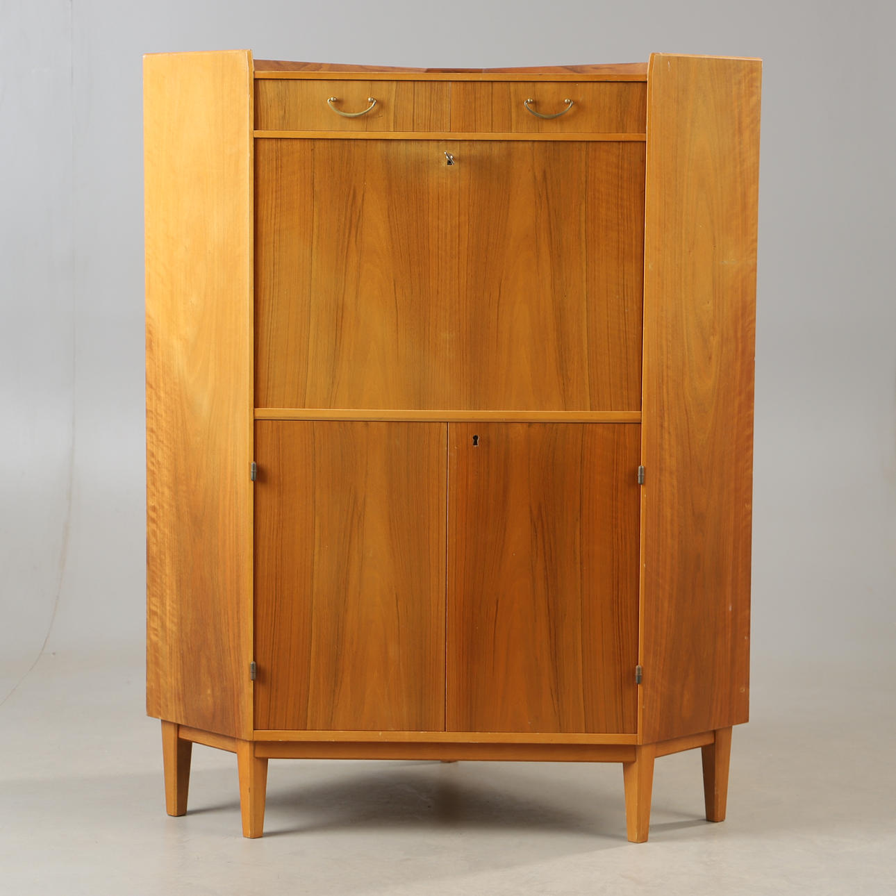 COCKTAIL CABINET, walnut, mid-20th century.