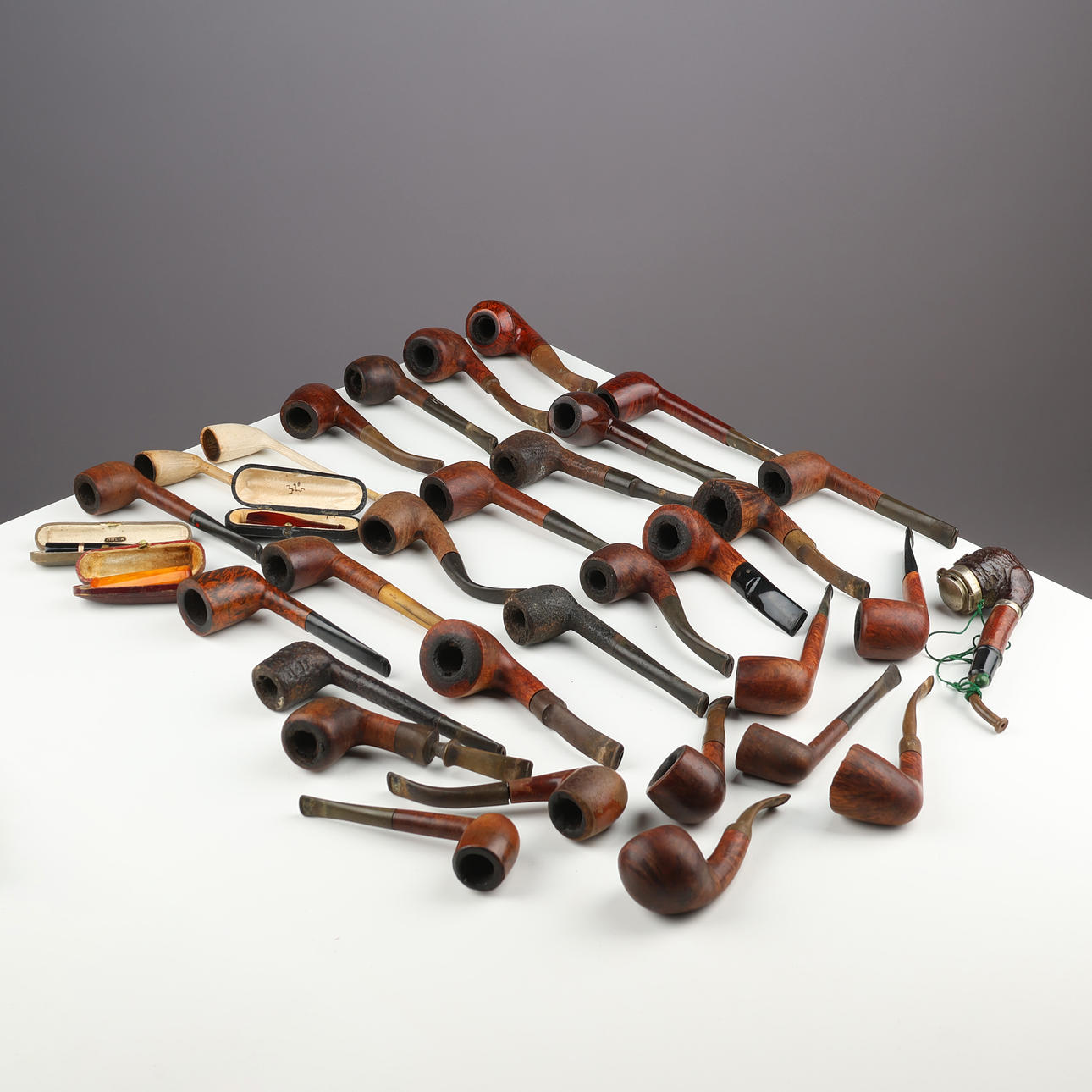 Collection of assorted pipes (30+).