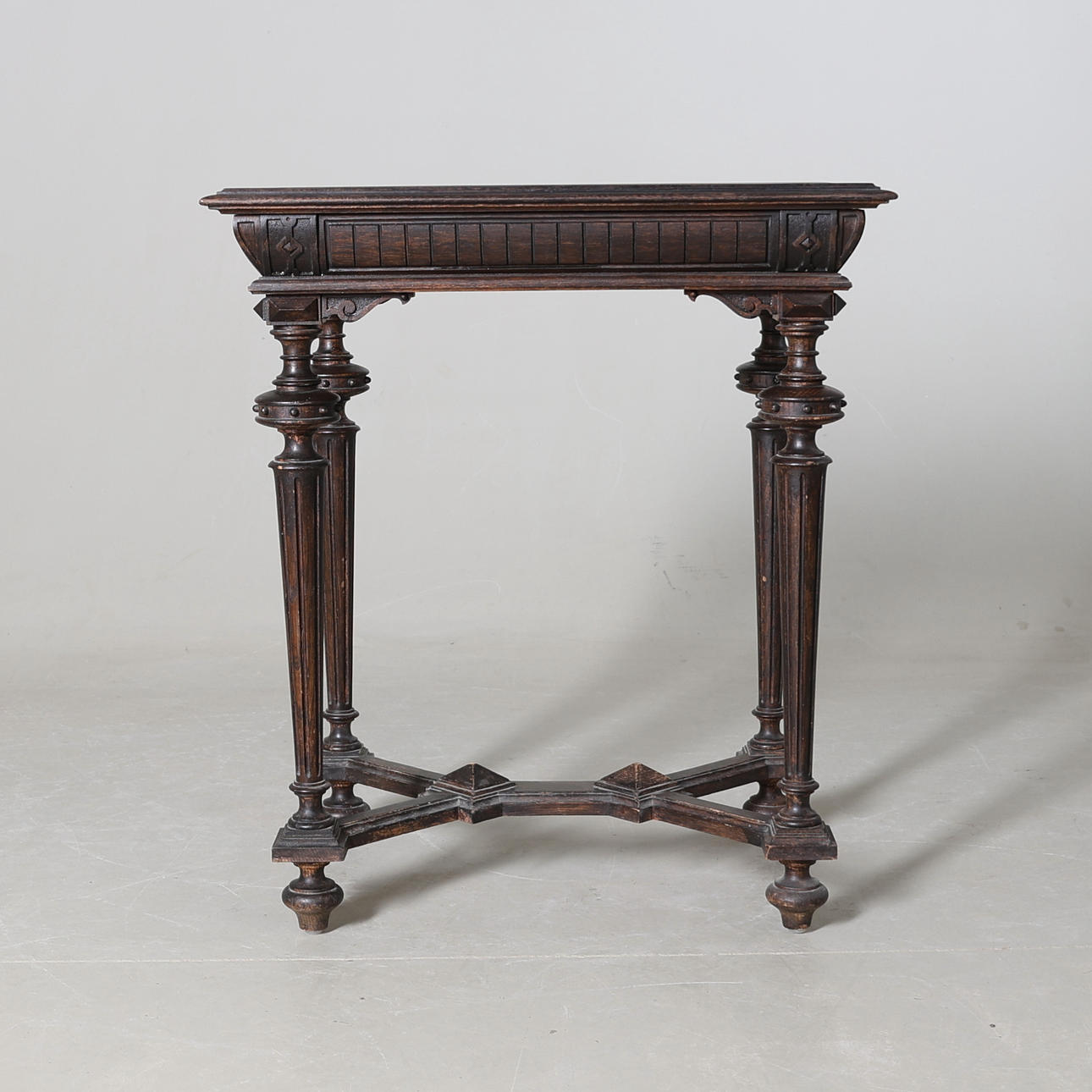 TABLE, oak, Neo-Renaissance, 19th/20th century.
