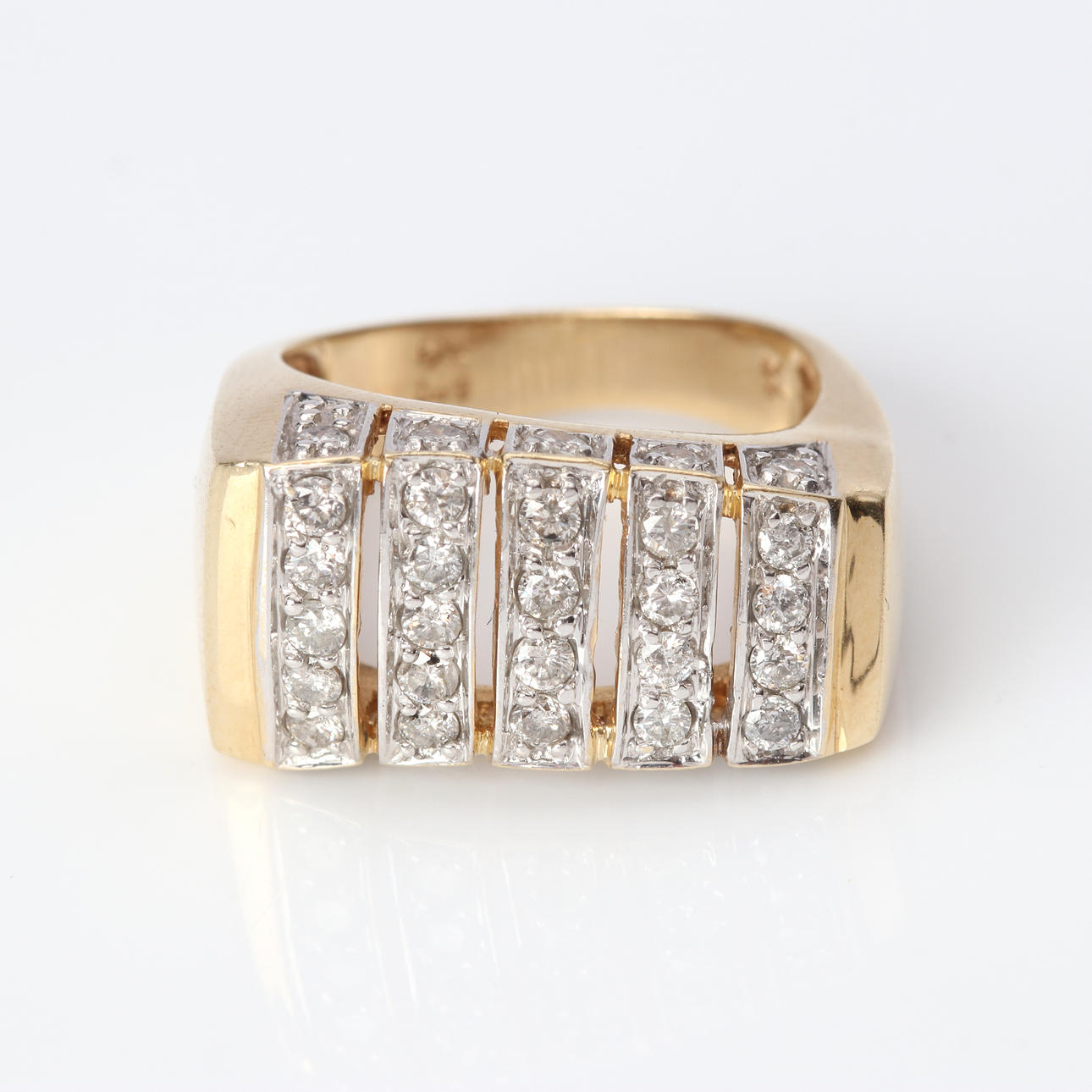GOLD RING 14K with diamonds.