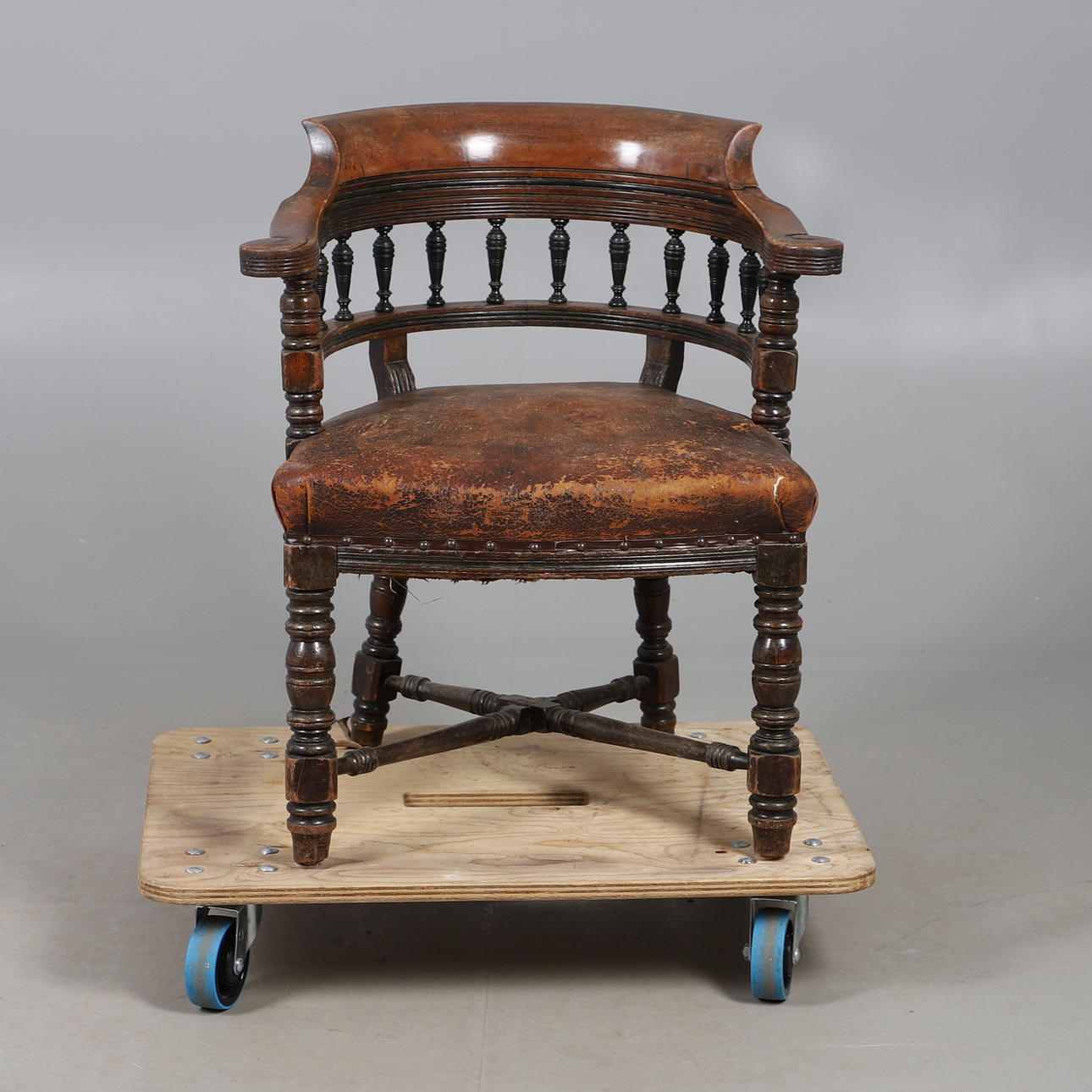 MAHOGANY CAPTAIN'S CHAIR.
