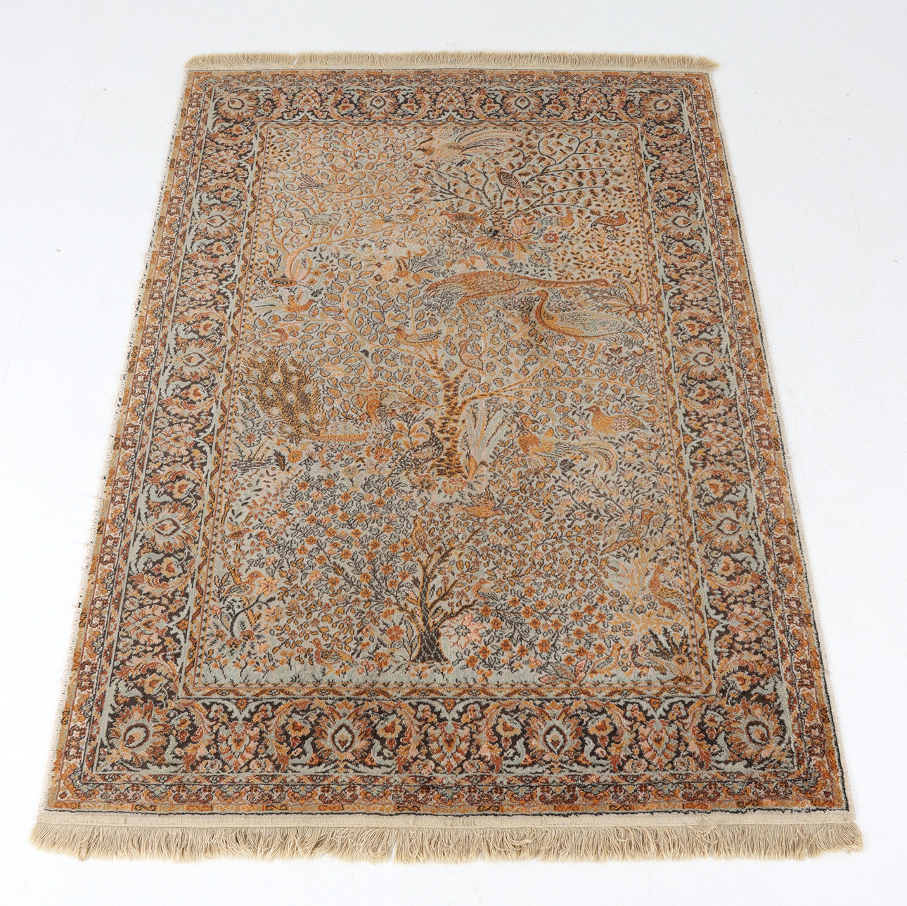 CARPET, figural. Approx. 145 x 200 cm.