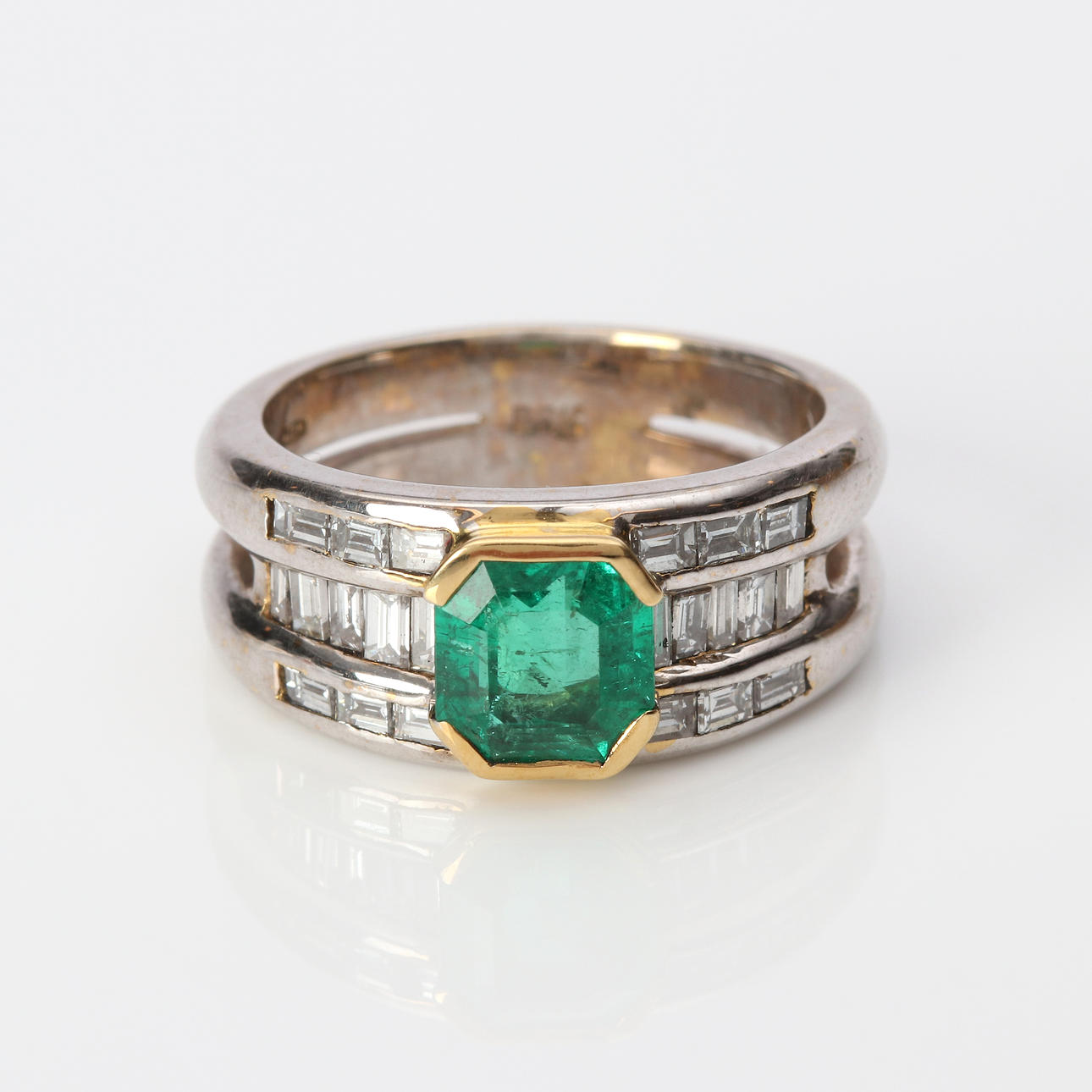 EMERALD & DIAMOND RING 18K, 9.5 g.