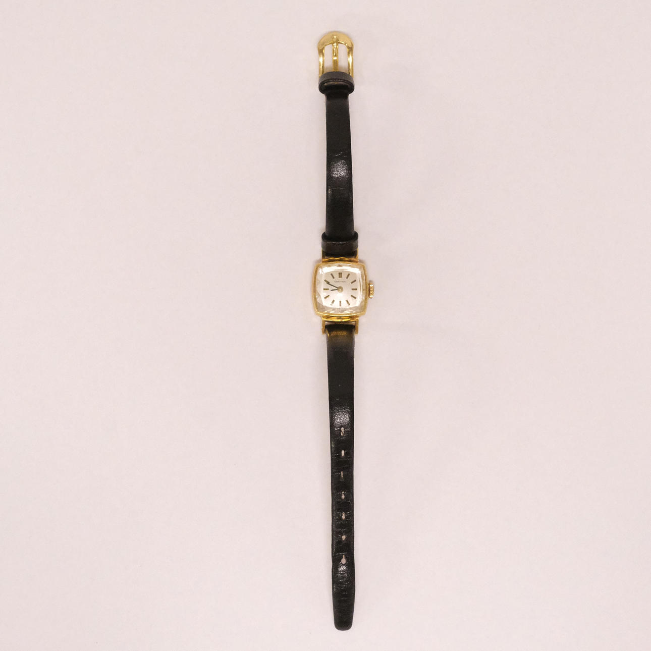 DAMUR, CERTINA, 18K GULD.