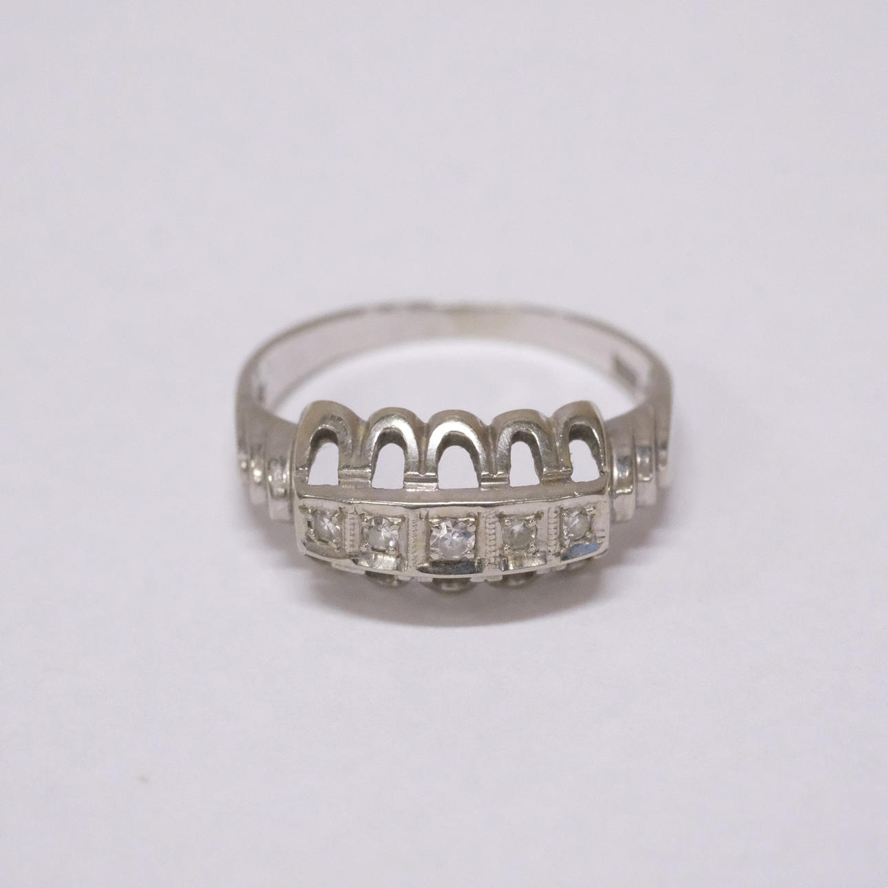 RING WITH DIAMONDS, 0.08CT, 18K WHITE GOLD.