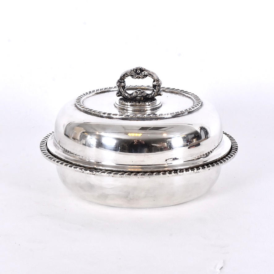 LID/DOUBLE CASSEROLE DISH, sterling silver.