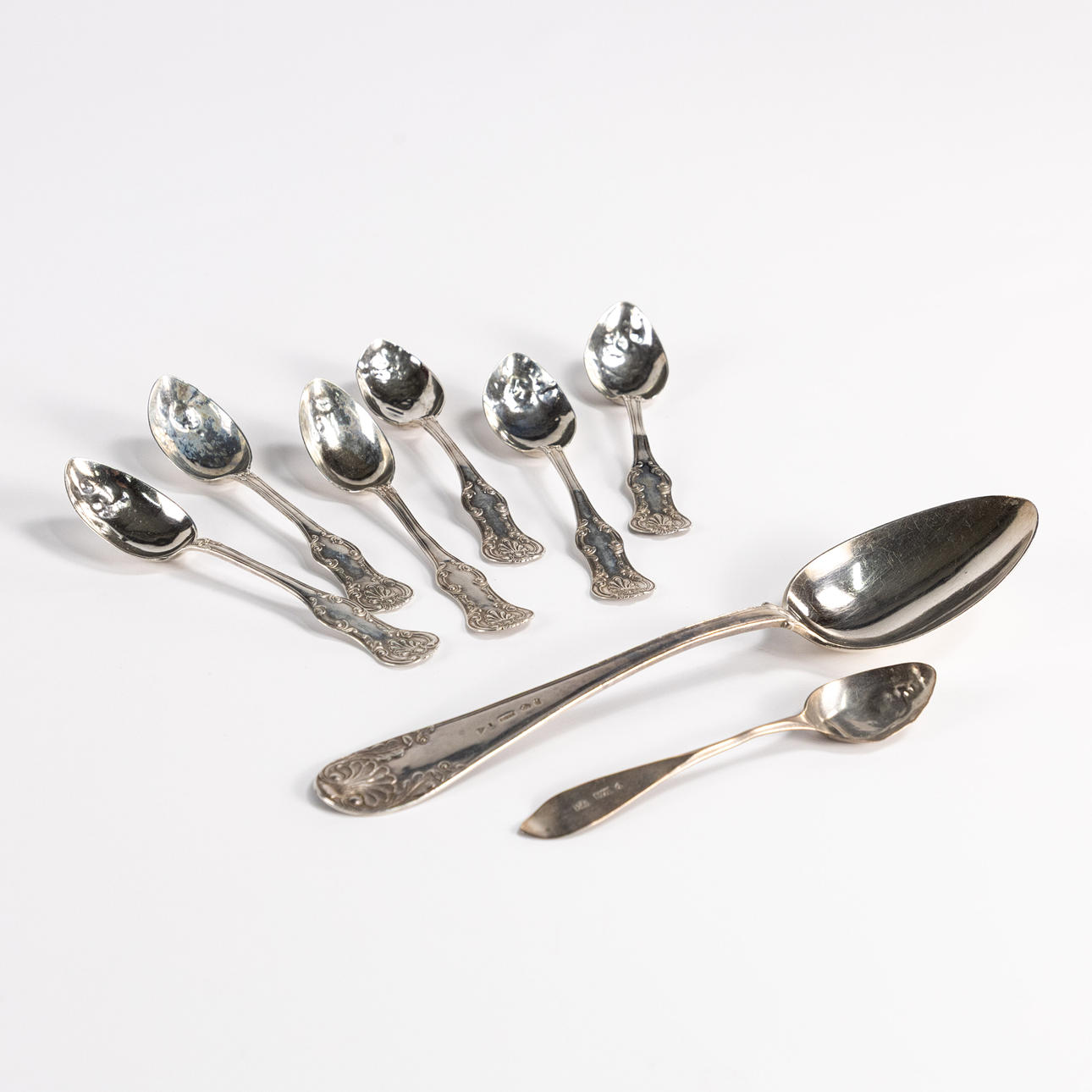 SPOONS. 8 pcs, silver.