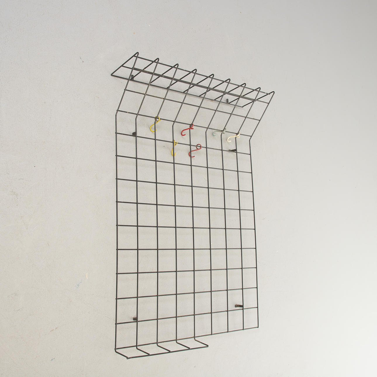 Wire coat rack, Mid Century design.
