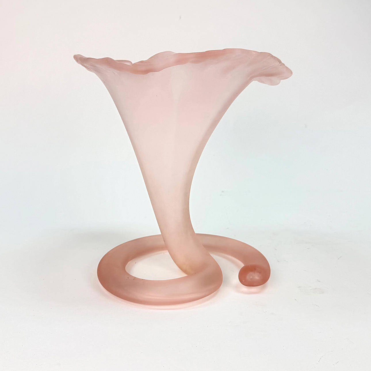 VAS - Rosa frostat glas, trattformad, 1900-tal.