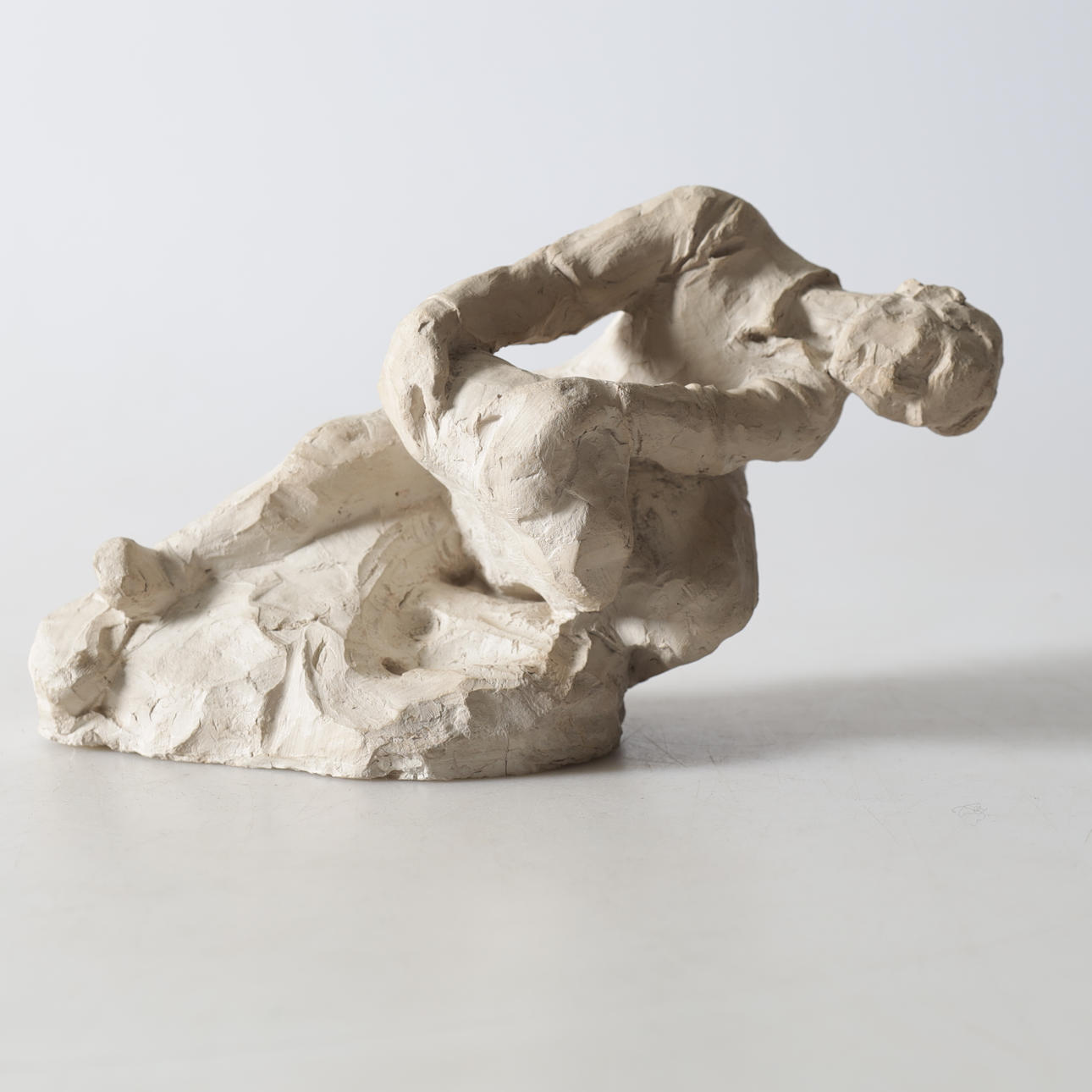 OIDENTIFIERAD KONSTNÄR. sculpture, plaster, signed underneath.