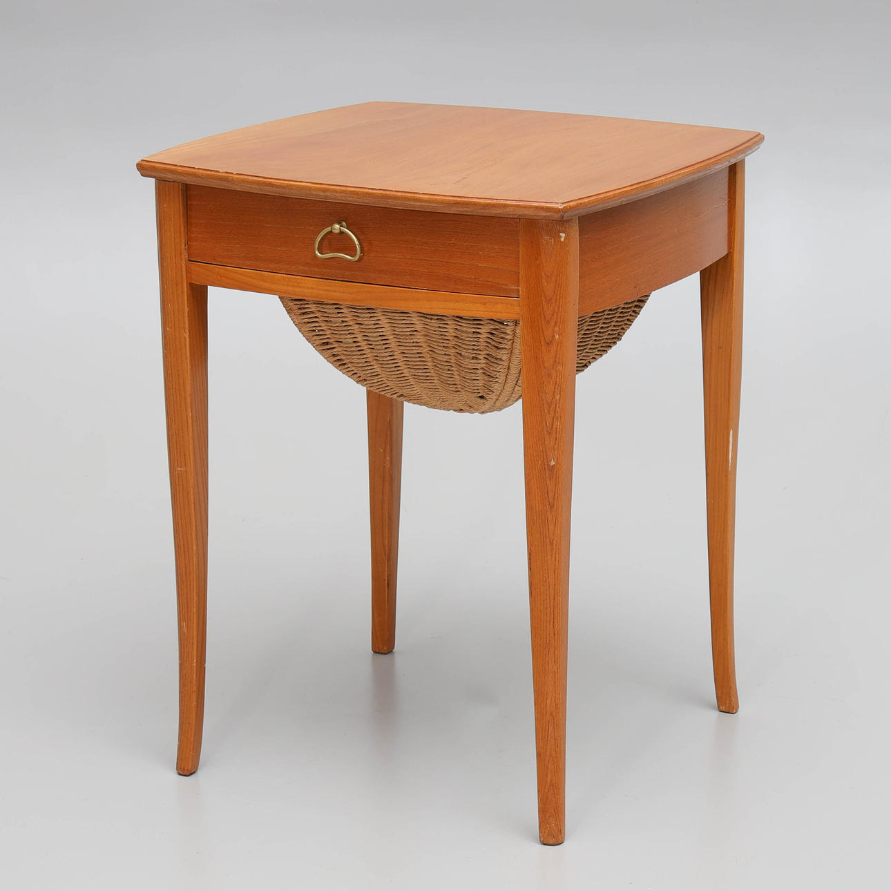 SEWING TABLE, elm, 20th century.