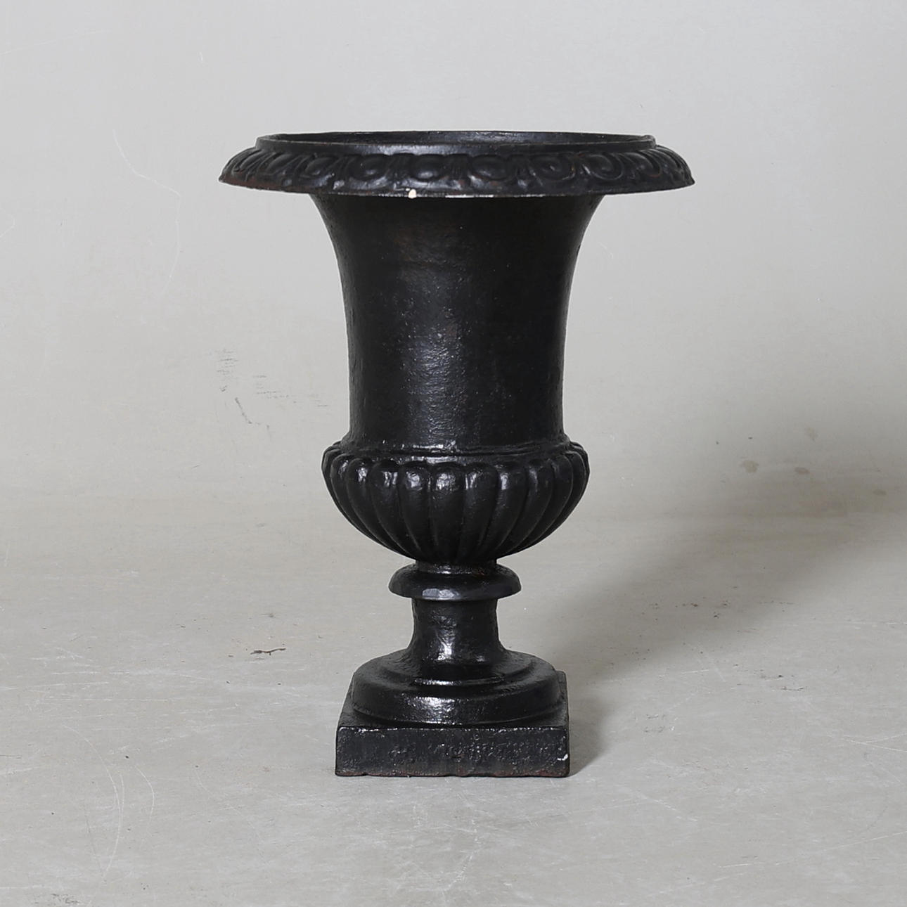 TRÄDGÅRDSURNA, gjutjärn, 19/2000-tal.