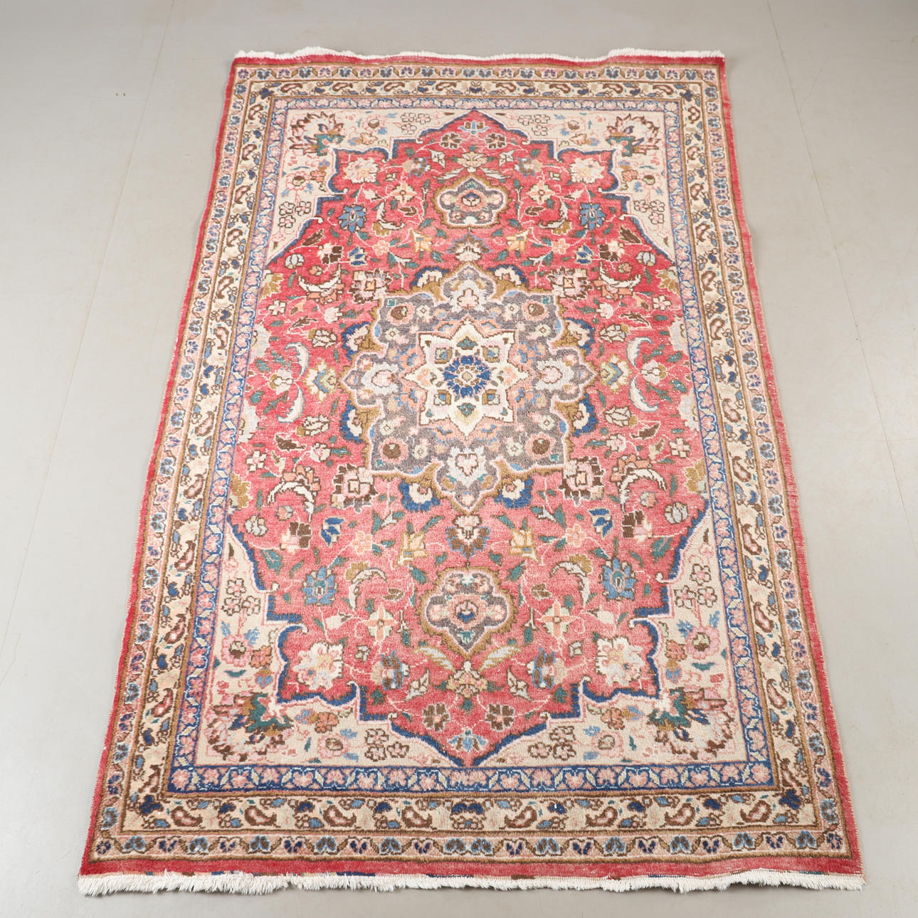 CARPET, oriental, 250 x 150 cm.