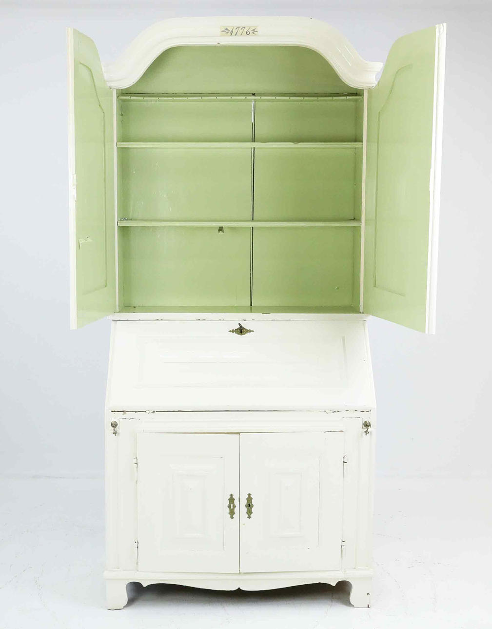 CUPBOARD, circa 17th/18th century.