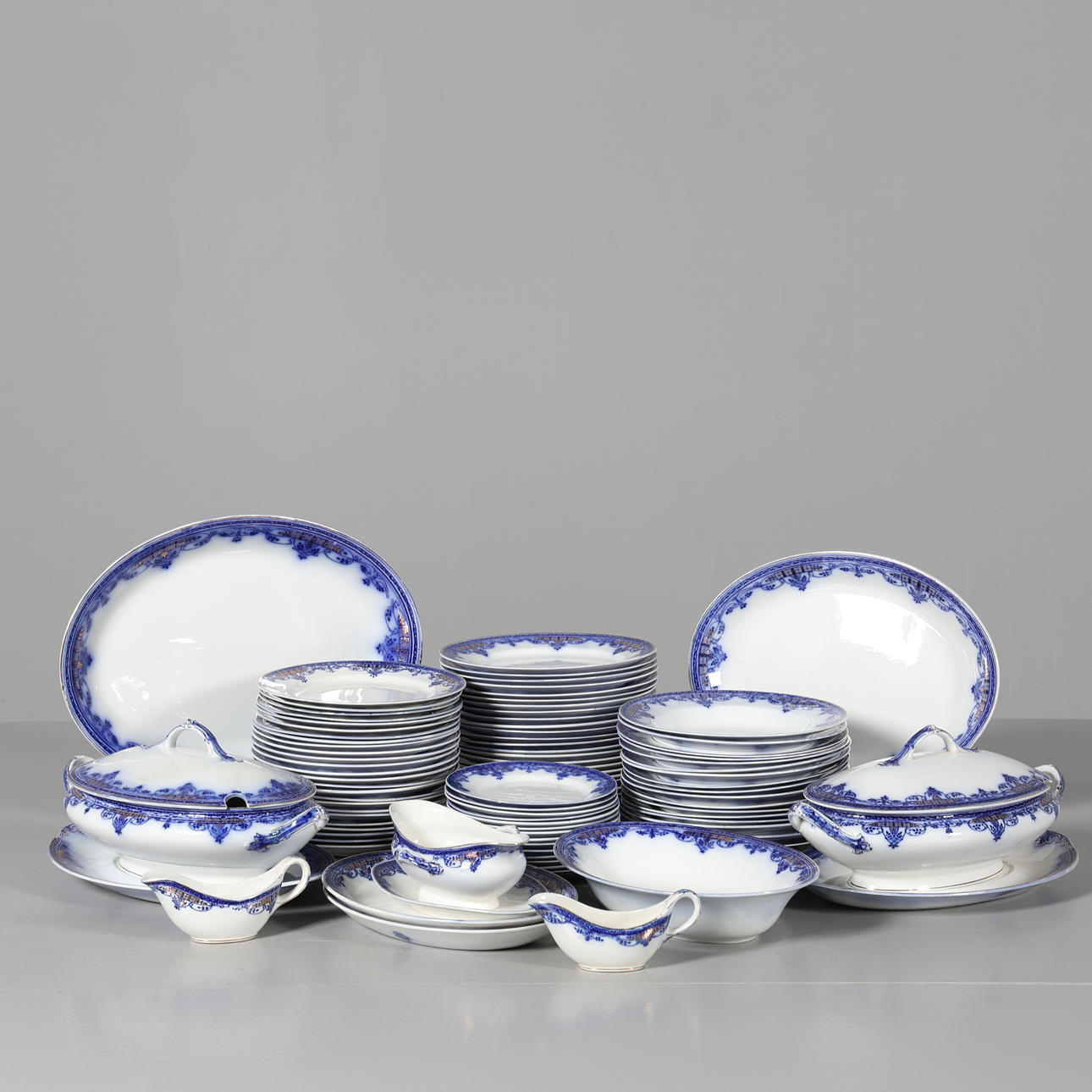DINNER SERVICE, 91 pieces, "Sultan", earthenware, Gustavsberg.