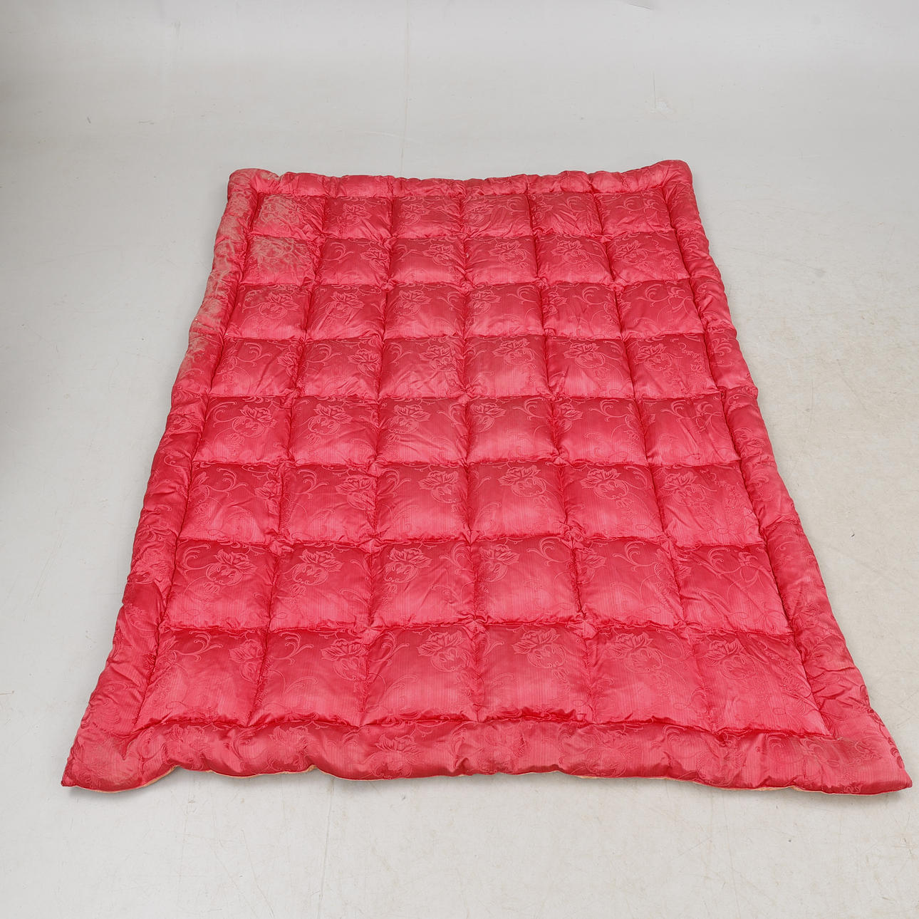 QUILT, padded, 180x140 cm.