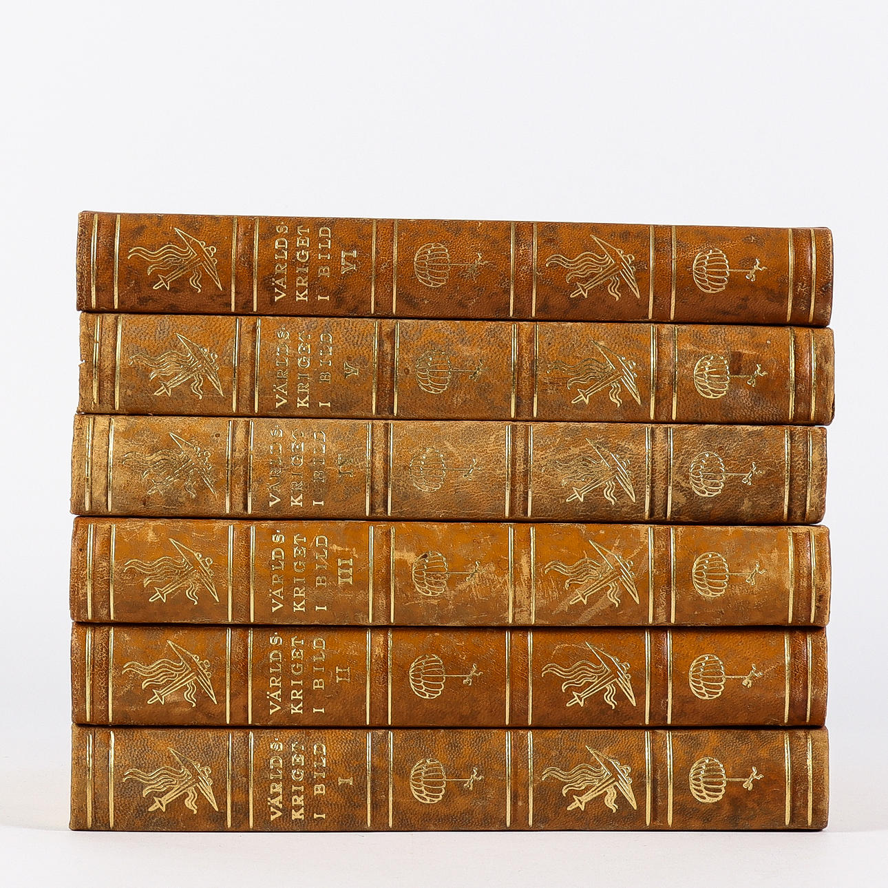 BÖCKER Världskriget i bild I-VII.