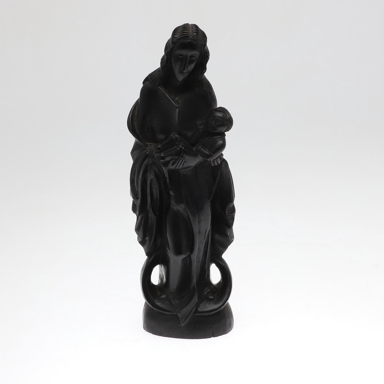 CARVED EBONY FIGURE GROUP.