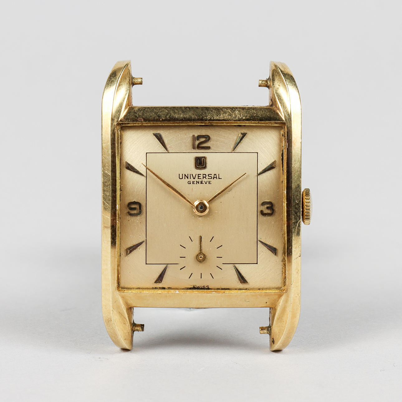 UNIVERSAL GENÈVE, 18k gold case, 1950s.