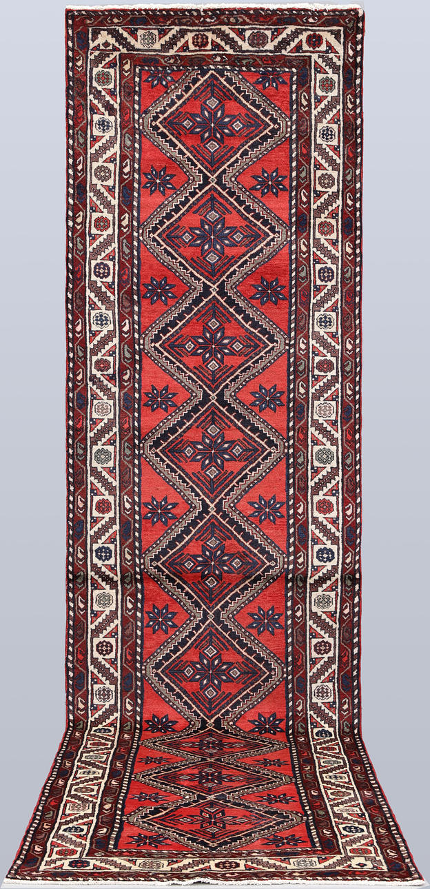 ORIENTAL CARPET. Hamadan runner, 410 x 110 cm.