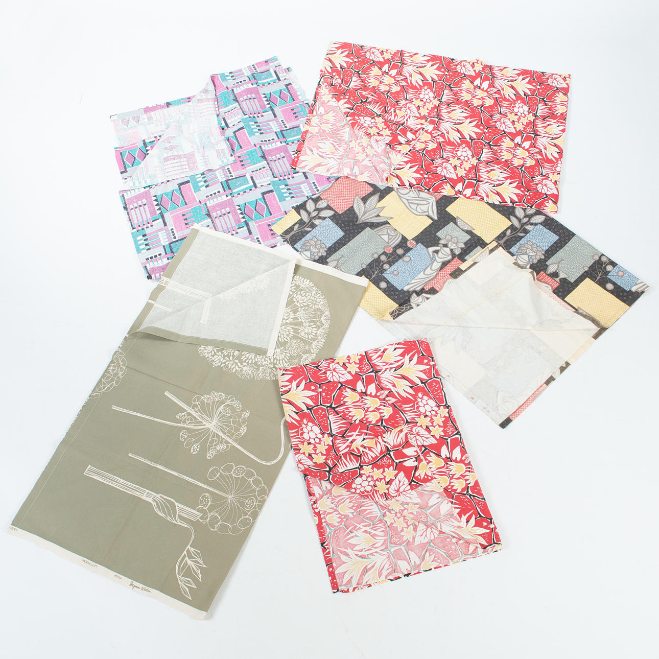 TEXTILE, 5 pieces, including DAGMAR LODÉN.