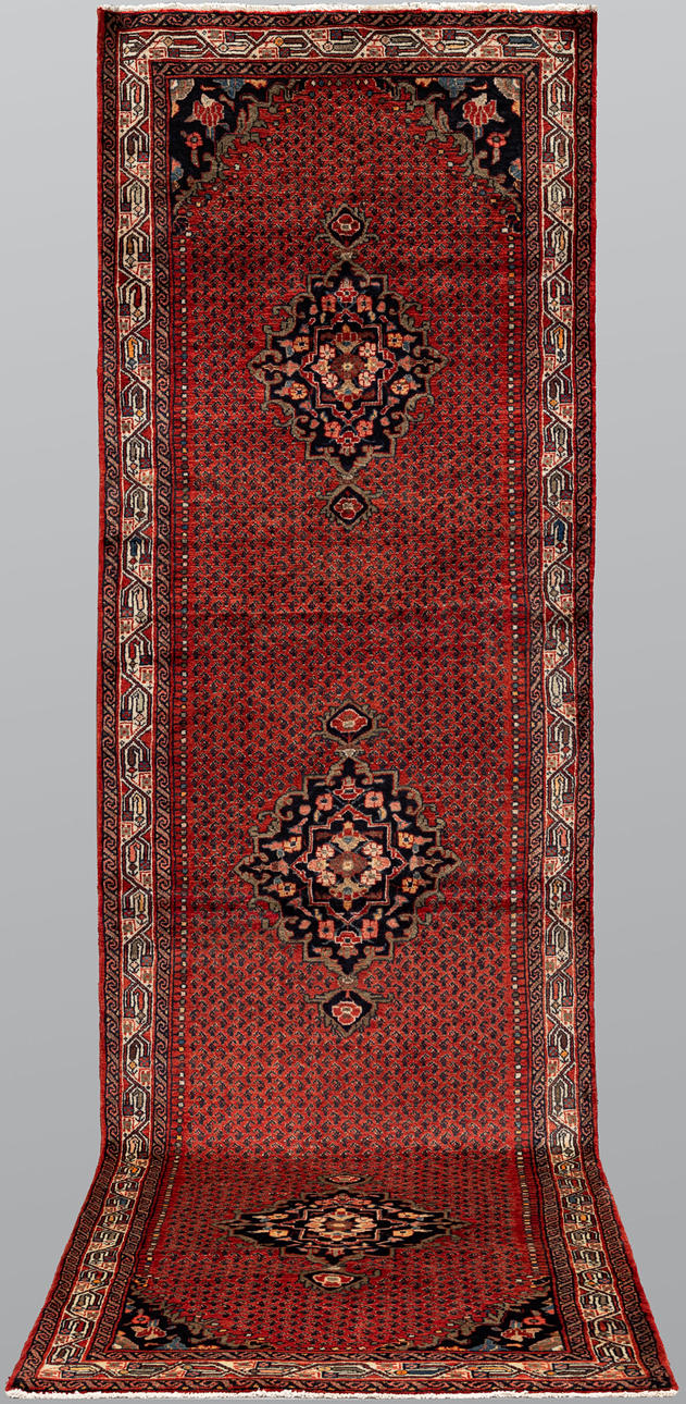 ORIENTAL RUG. Hamadan runner, 415 x 120 cm.