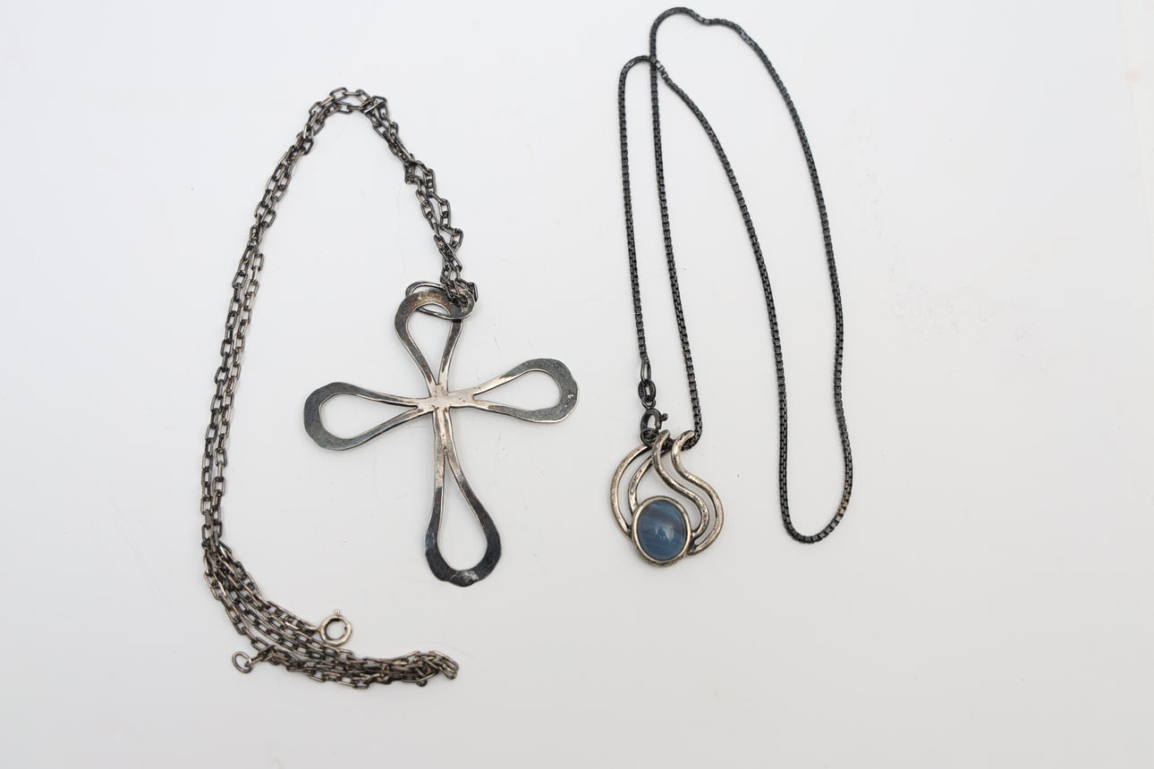 NECKLACE WITH PENDANTS 2 pcs, silver.