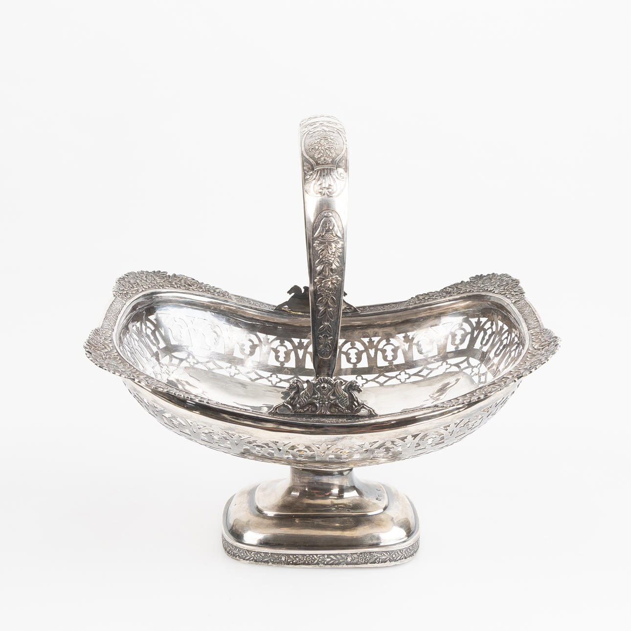 BASKET, silver, St. Petersburg, 1836.
