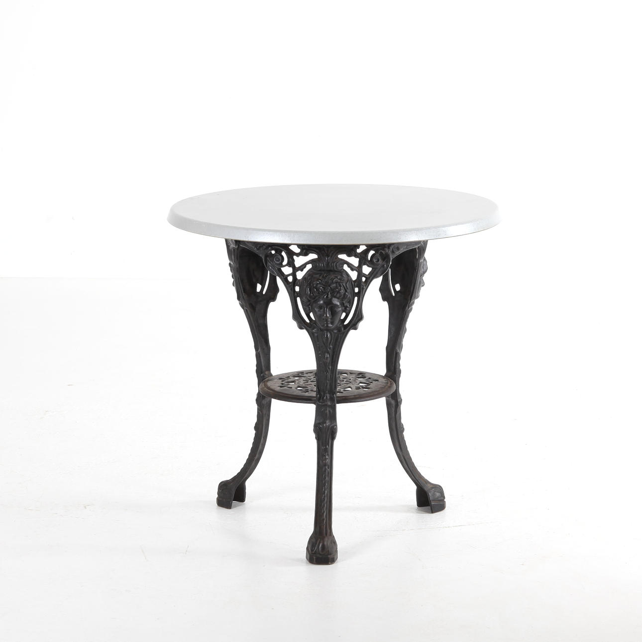 TABLE, cast iron, diameter 70 cm.