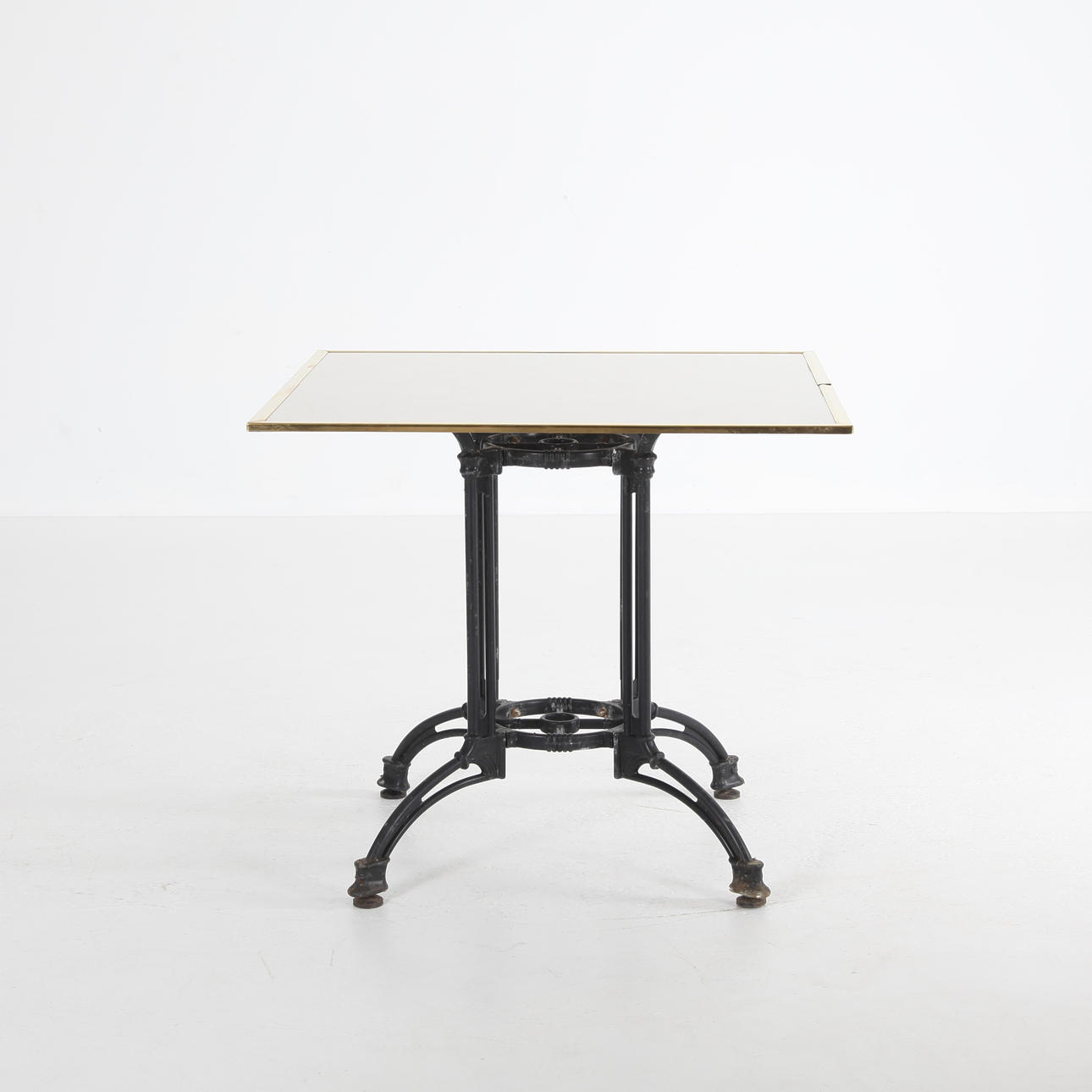 TABLE WITH SQUARE TOP, 80x80 cm, cast iron.