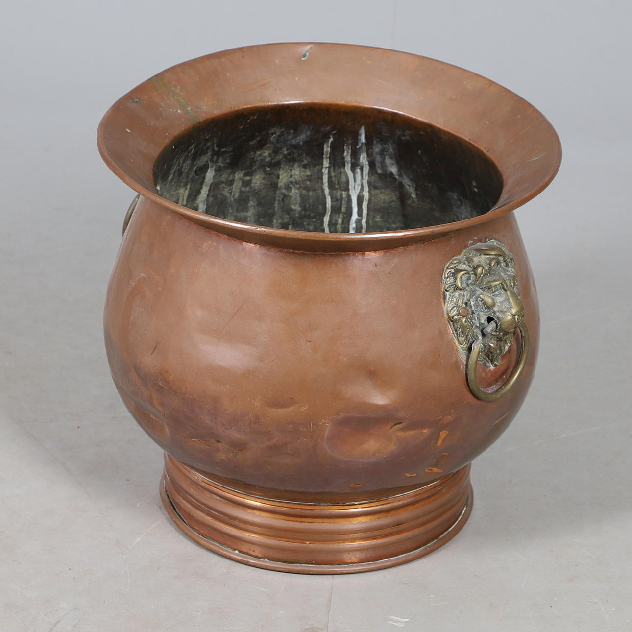 19TH CENTURY COPPER JARDINIERE.