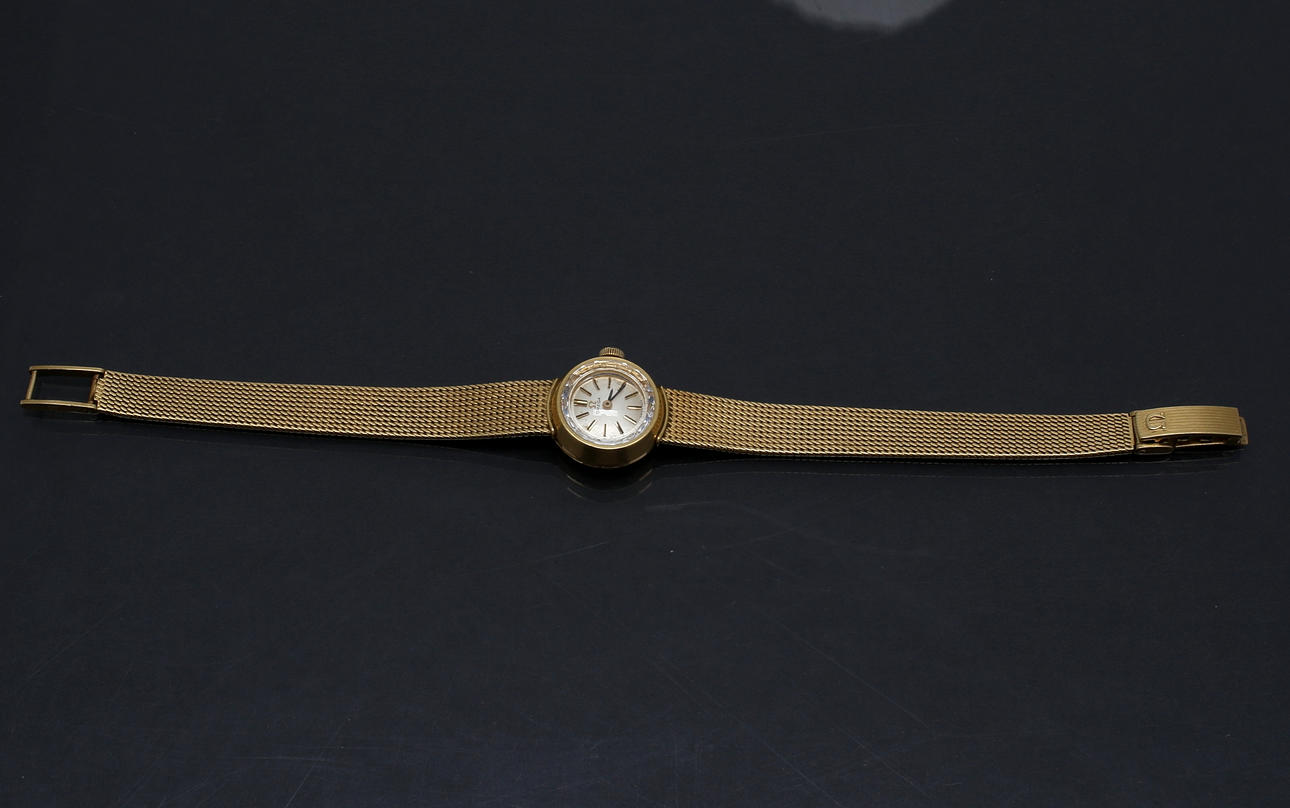 ARMBANDSUR, damur, Omega, 18K.