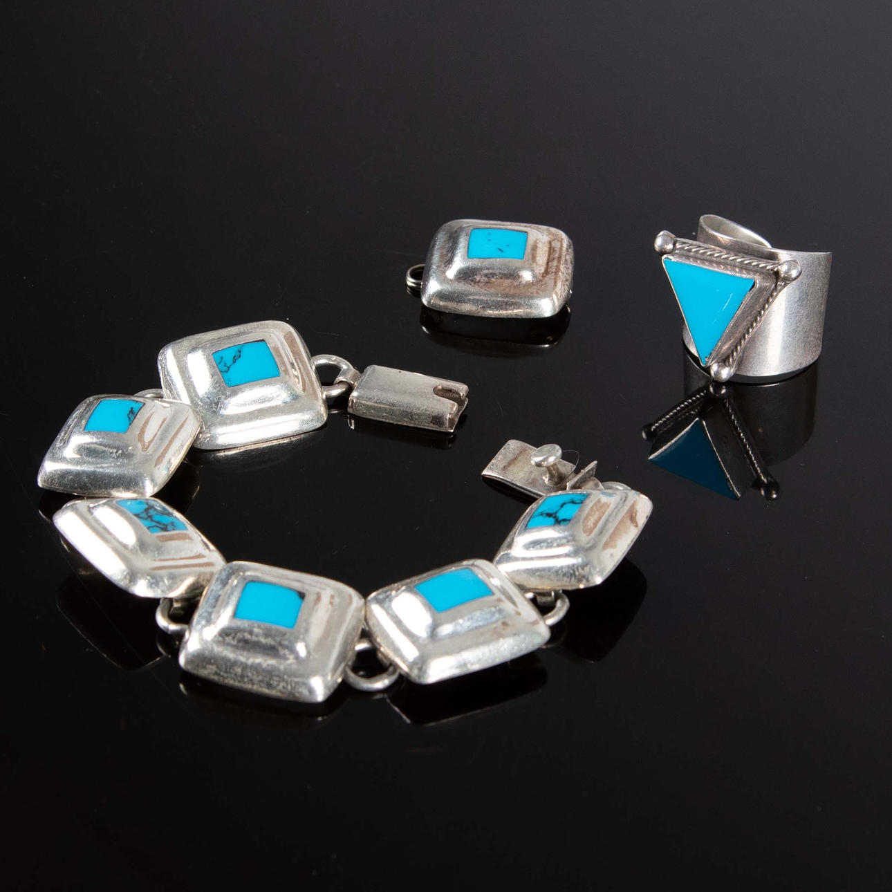 BRACELET and RING Silver and turquoise, Mexico.