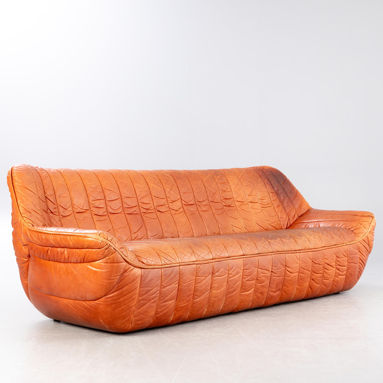 Laauser Design. 3-seater sofa in leather, 1970s (2).