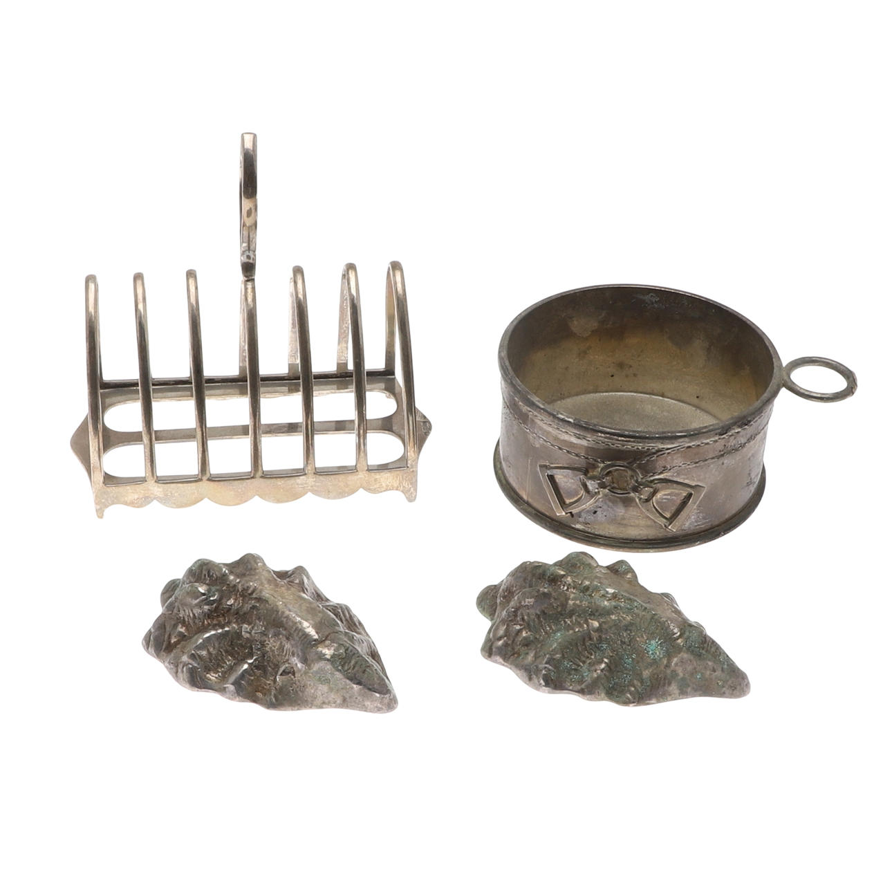 A SILVER SIX DIVISION TOAST RACK.