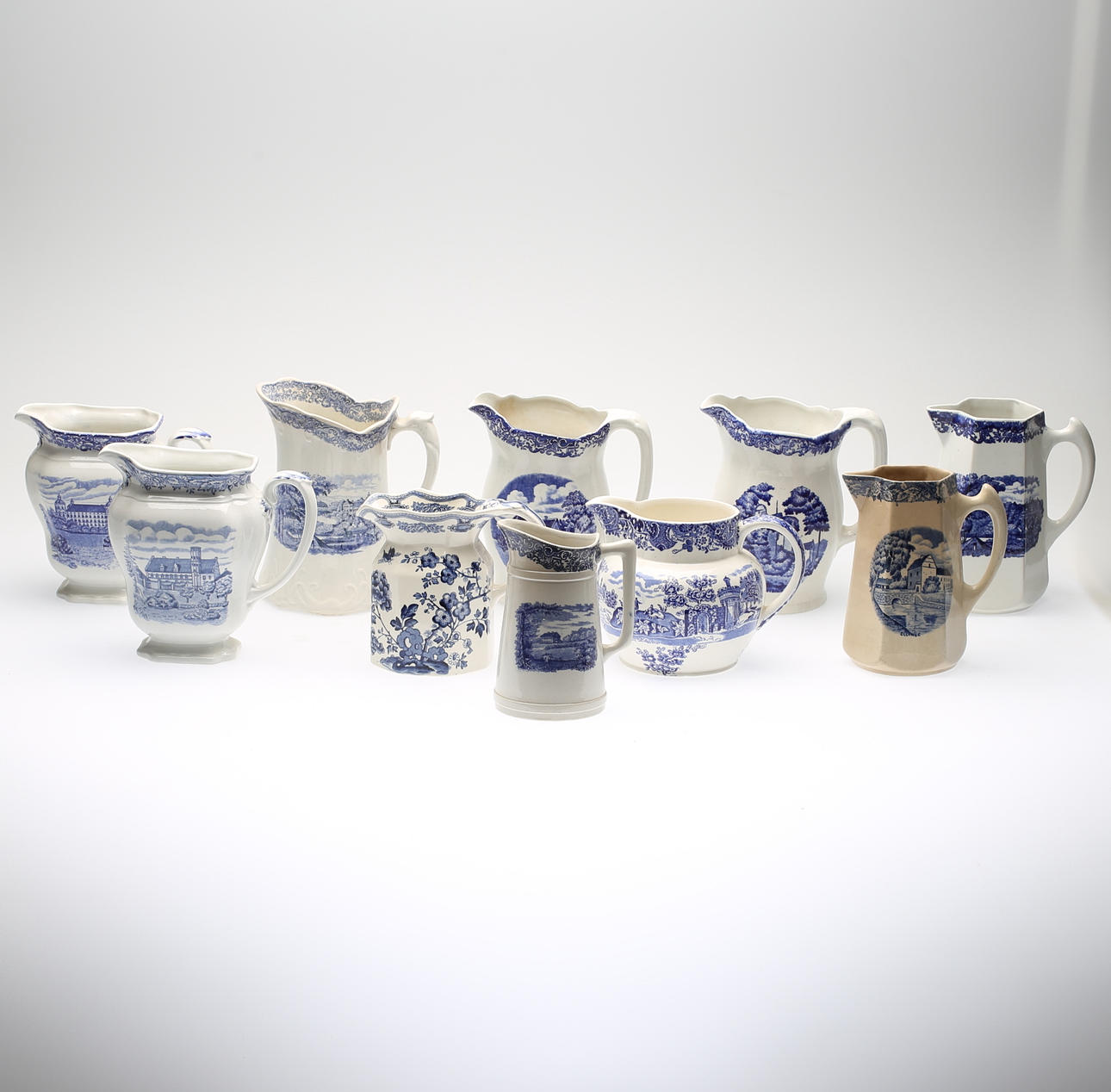 KANNOR,10 st, porslin, bl a Rörstrand och Mason's, 1800-/1900-tal.