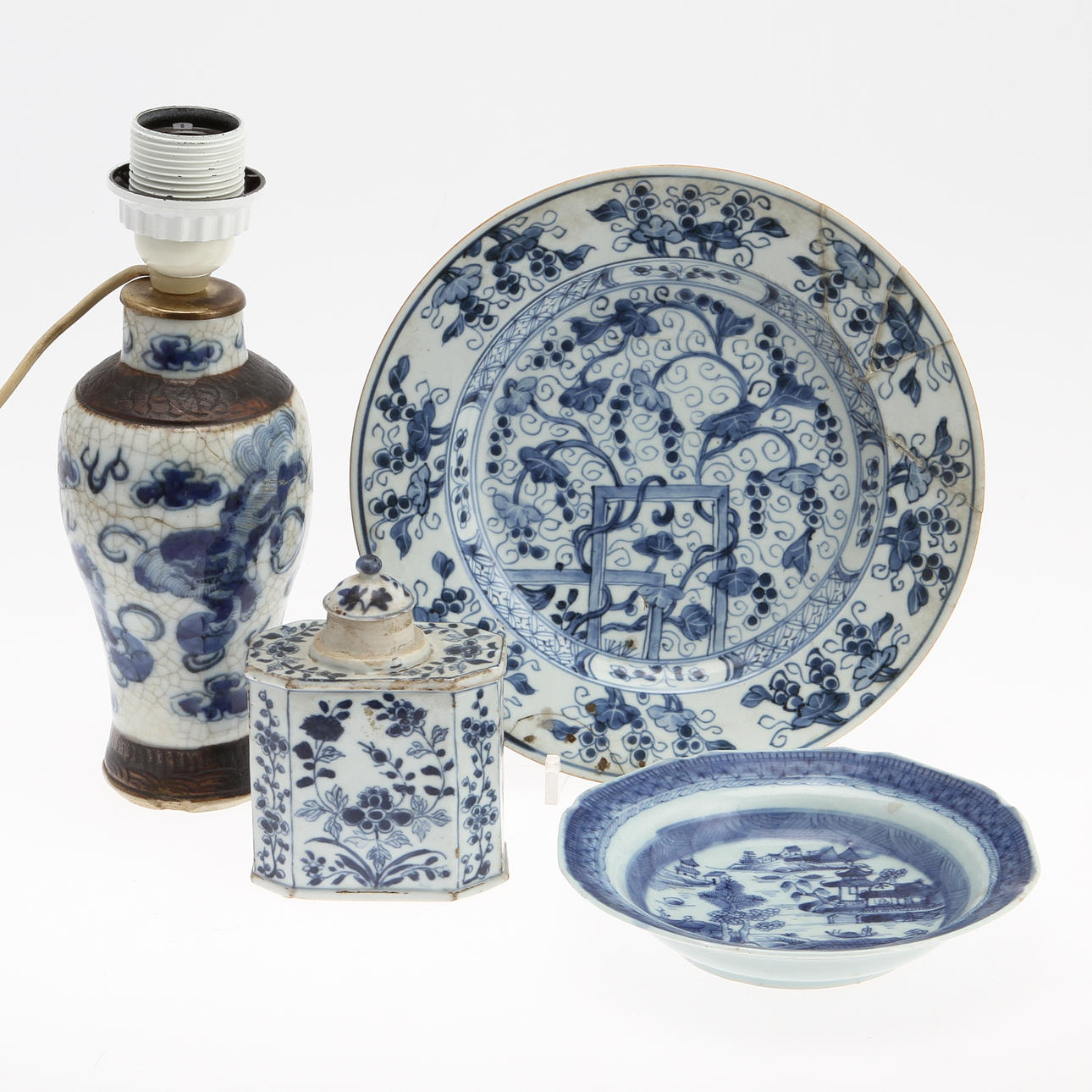 ORIENTALISK KERAMIK, 4 delar, Kina, 1700/1800-tal.