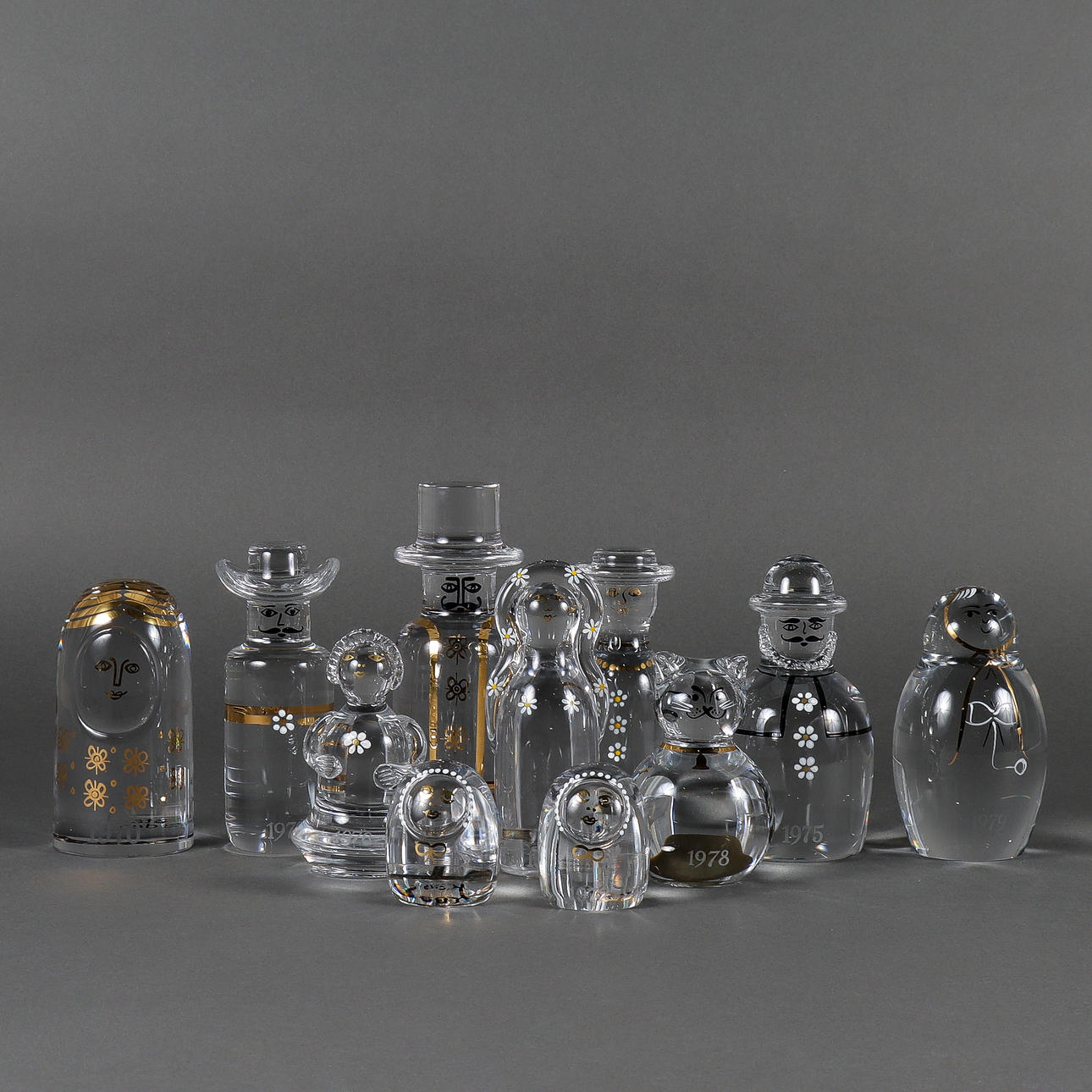 KOSTAFAMILJEN 11 pieces.