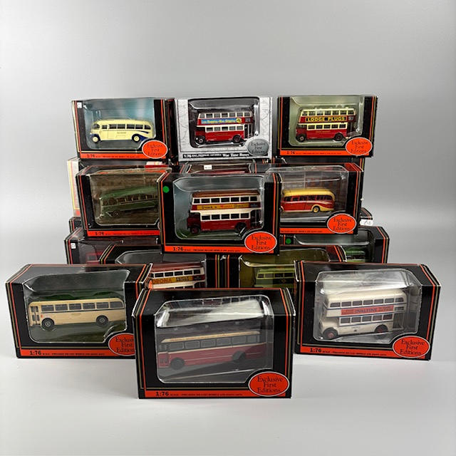 COLLECTION OF DIE-CAST BUSES AND COACHES. Toys - Model cars - Auctionet