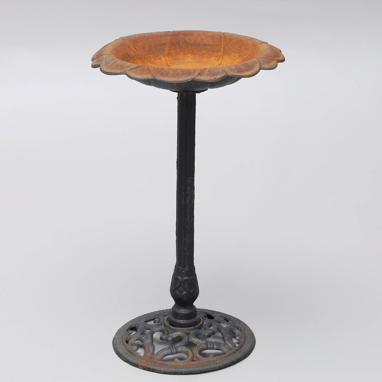 BIRD BATH, cast metal.