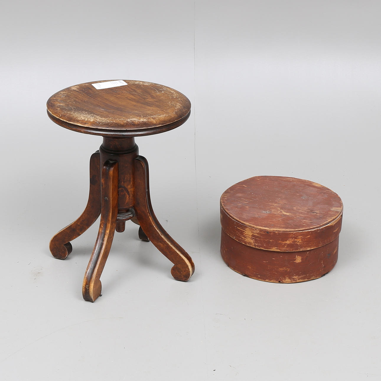 ORGELPALL, SVEPASK, trä, 1900-talets första hälft.