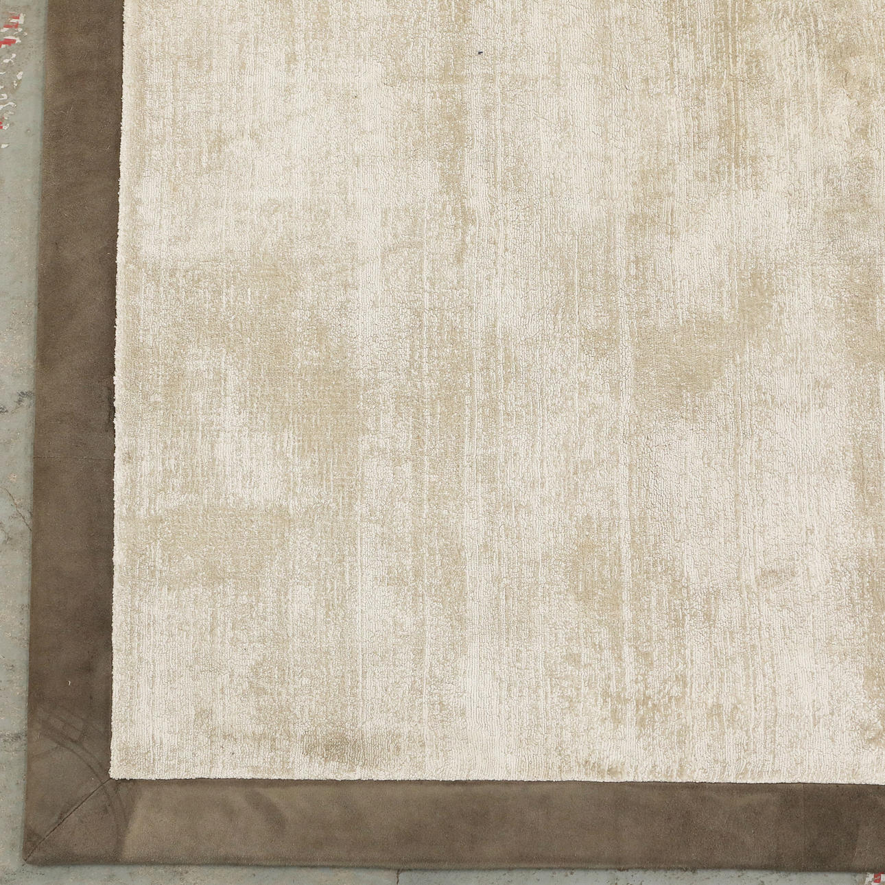 JACARANDA SANTUSHTI SHELL CARPET WITH SUEDE ELEPHANT BORDER. Carpets ...