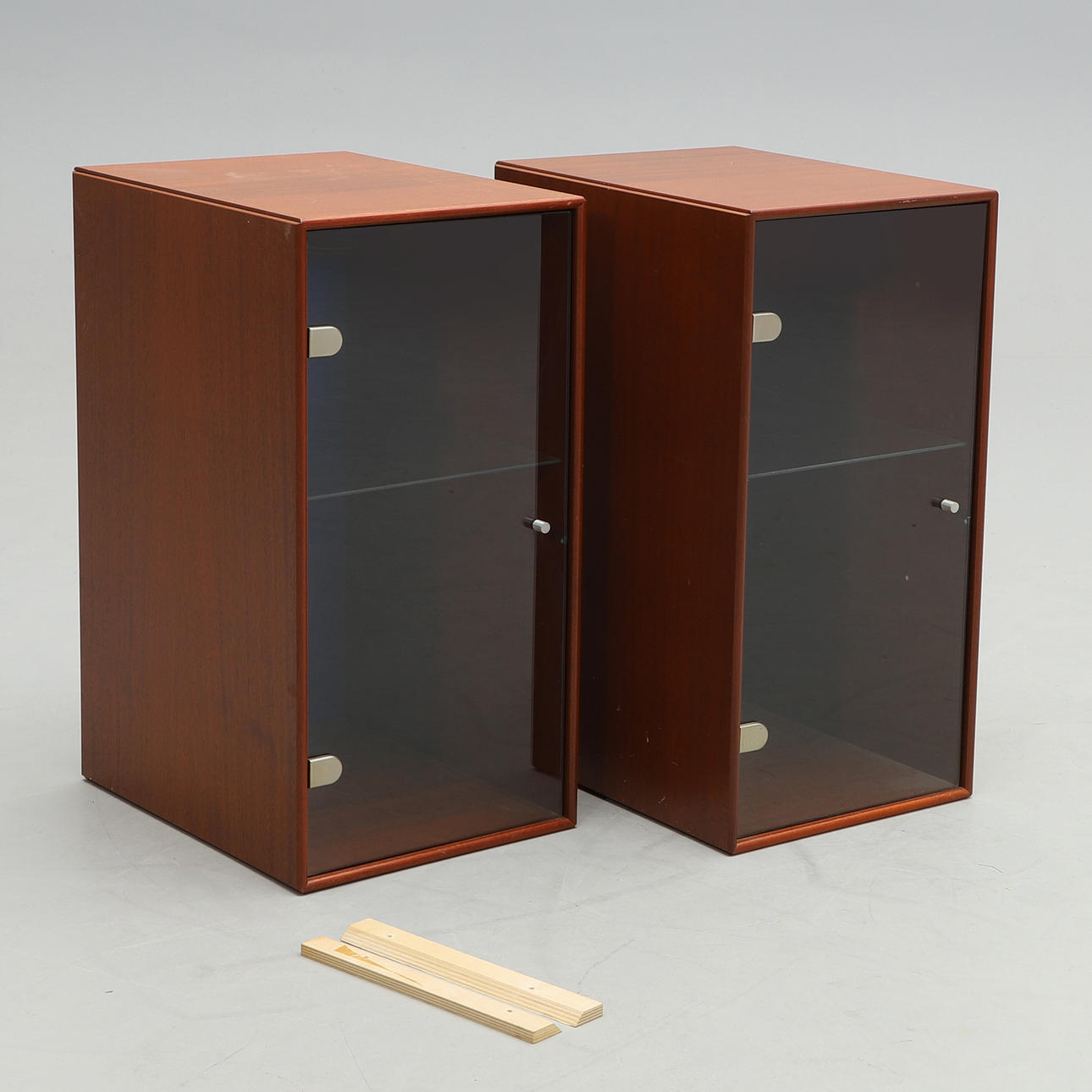PETER J. LASSEN. CABINETS, 2 pcs, Montana.