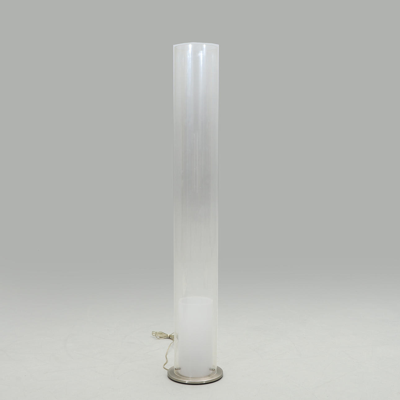 FLOOR LAMP, cylindrical.