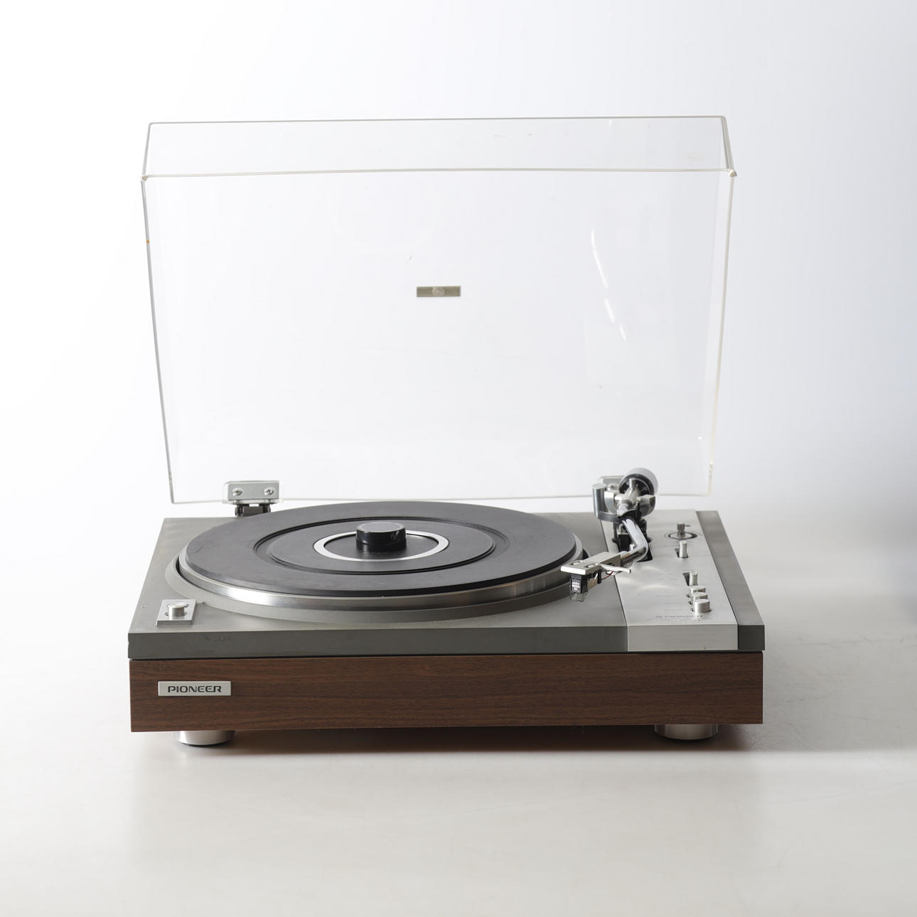 TURNTABLE, Pioneer PL-117D.