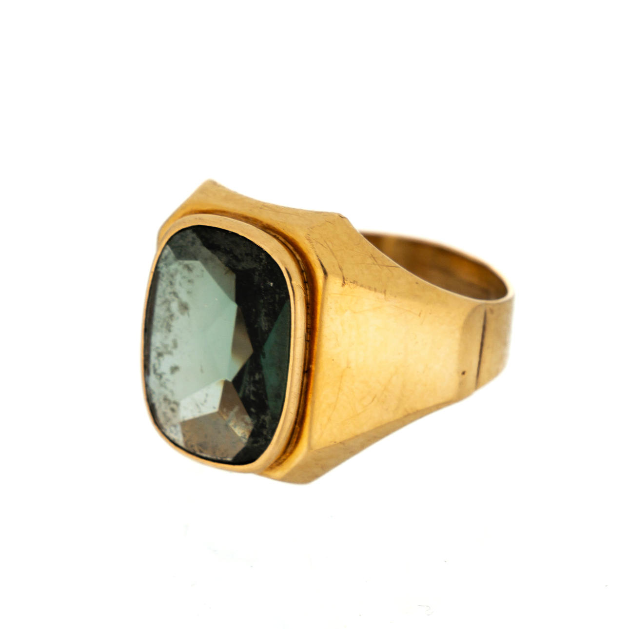 KLACKRING. 18K Guld med smaragd 1900-tal.