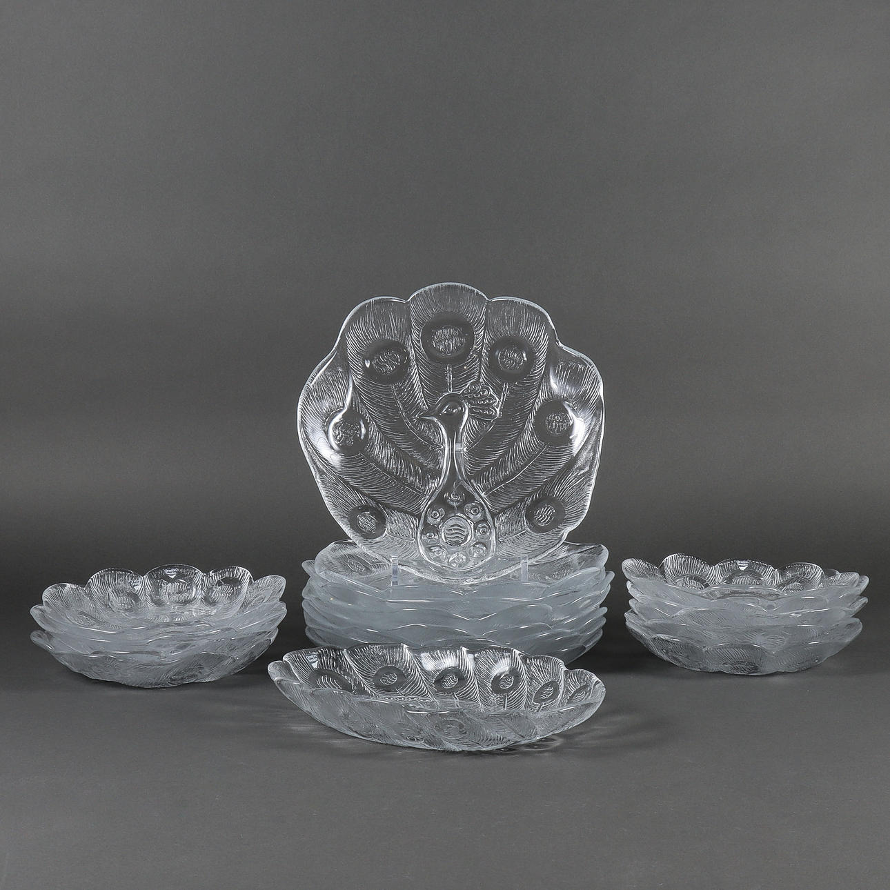 LARS HELLSTEN. Dinner service, Orrefors, Påfågel.